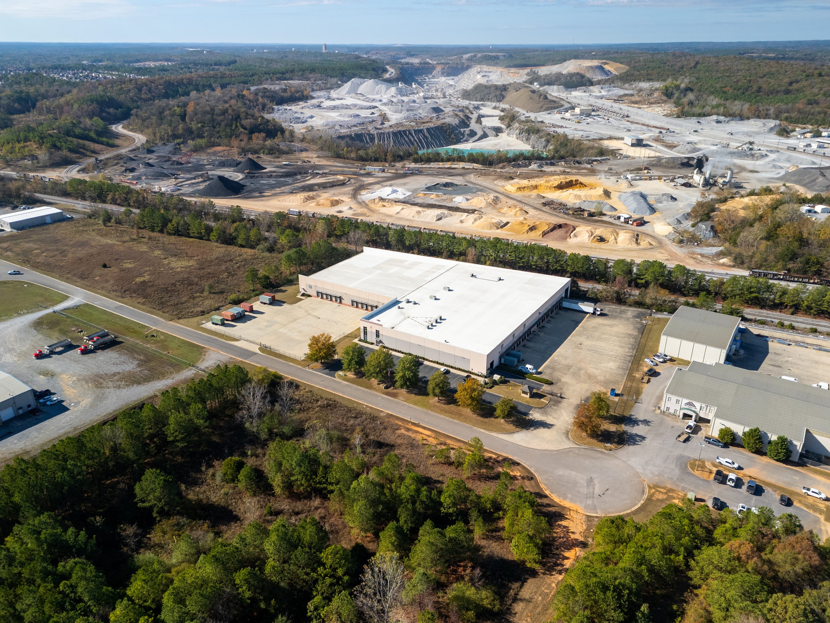 241 Commercial Park Cir, Calera, AL 35040
