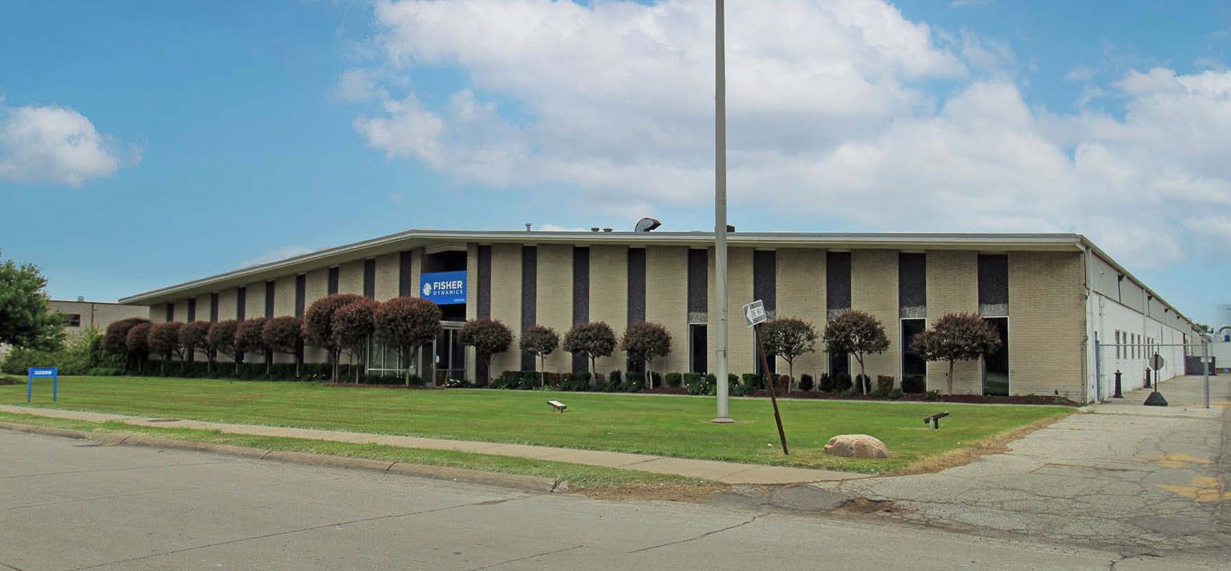 33200 Fisher Dr, St Clair Shores, MI 48082