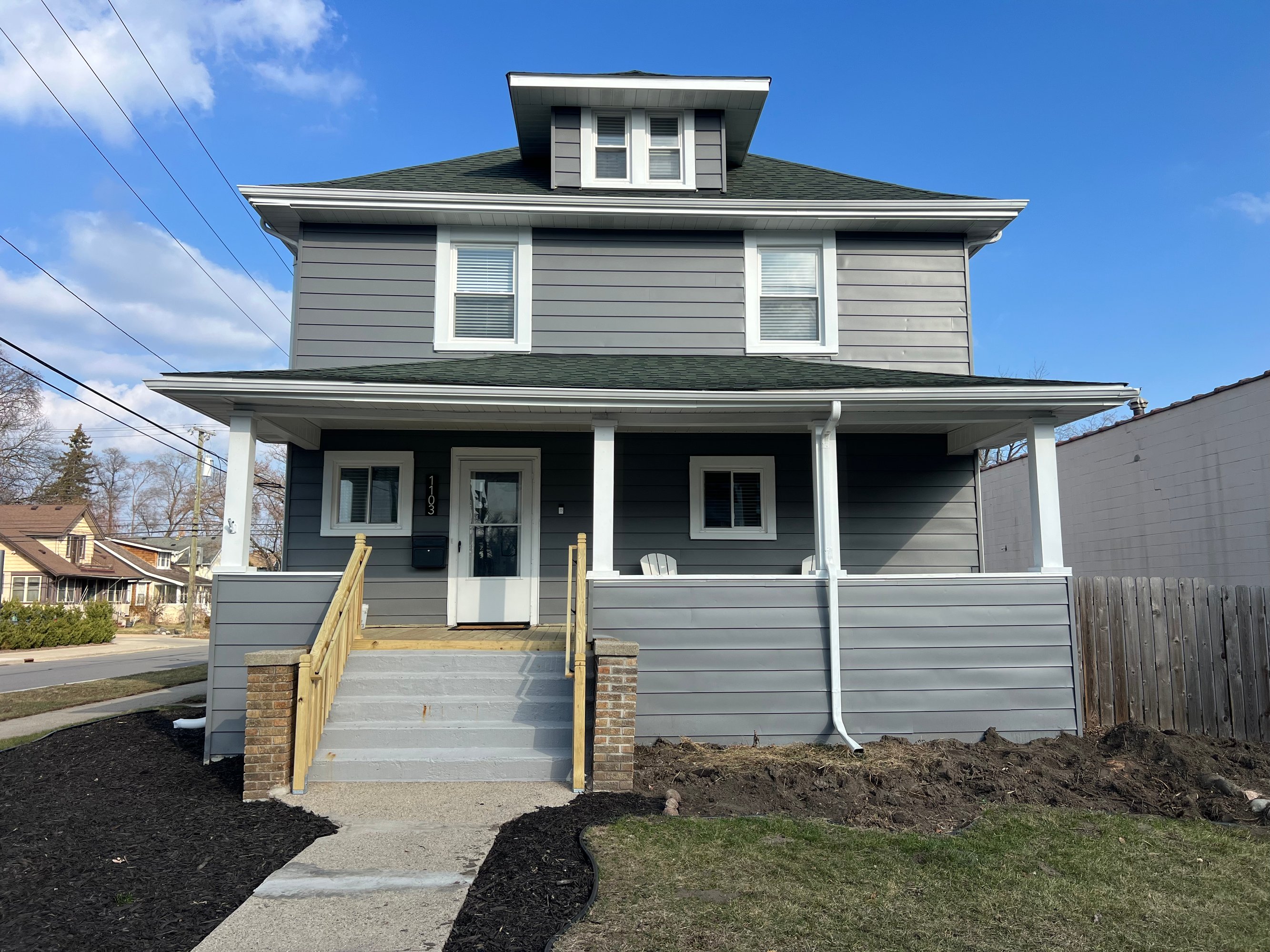 1103 S Washington Ave, Royal Oak, MI 48067