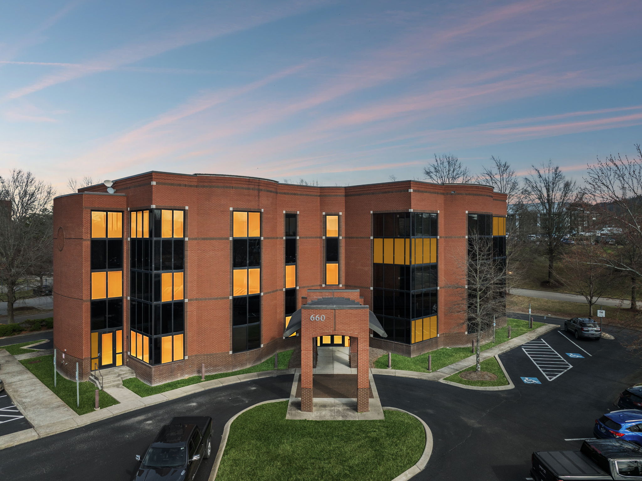 660 Bakers Bridge Ave, Franklin, TN 37067