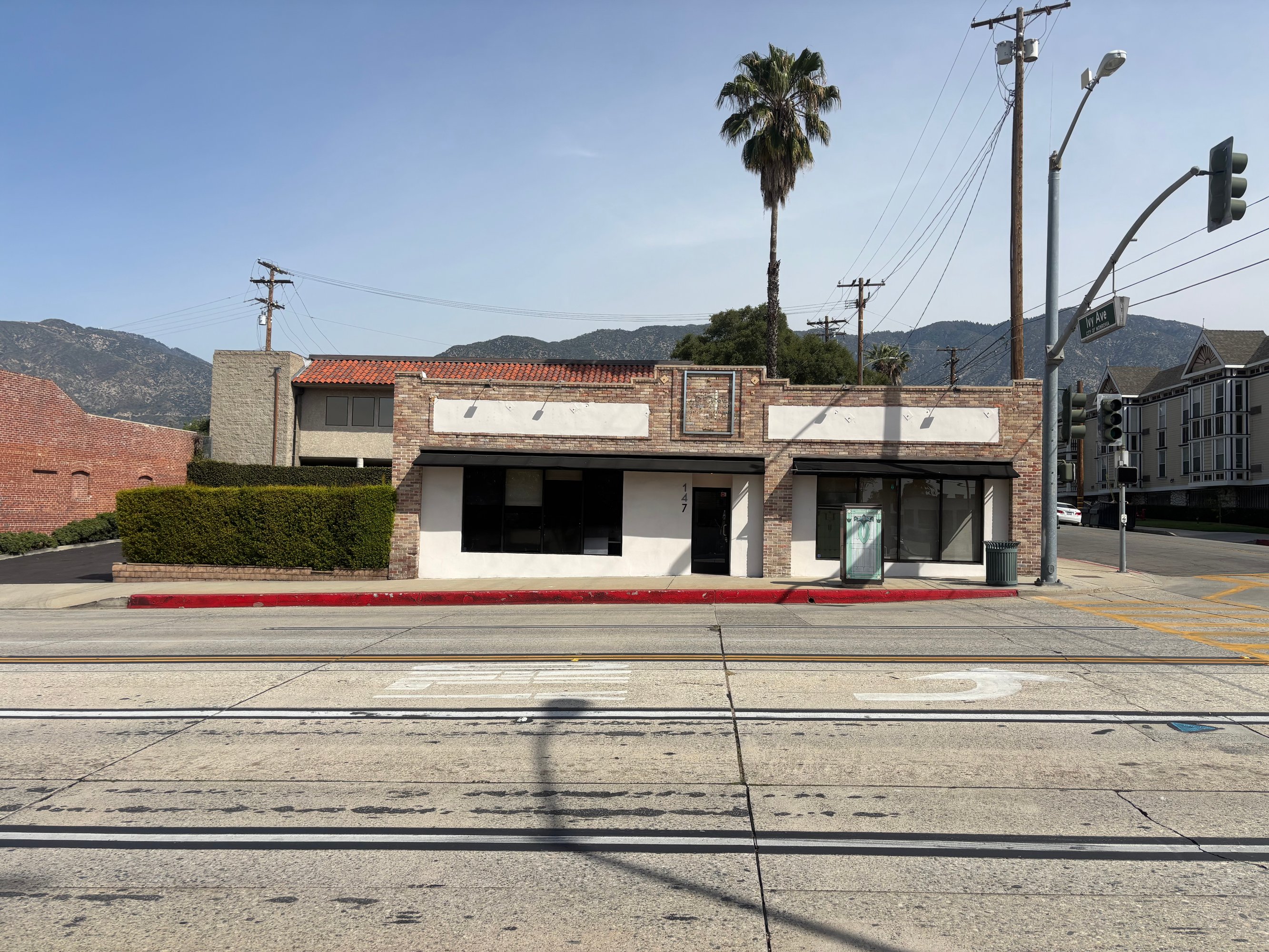 147 E Foothill Blvd, Monrovia, CA 91016