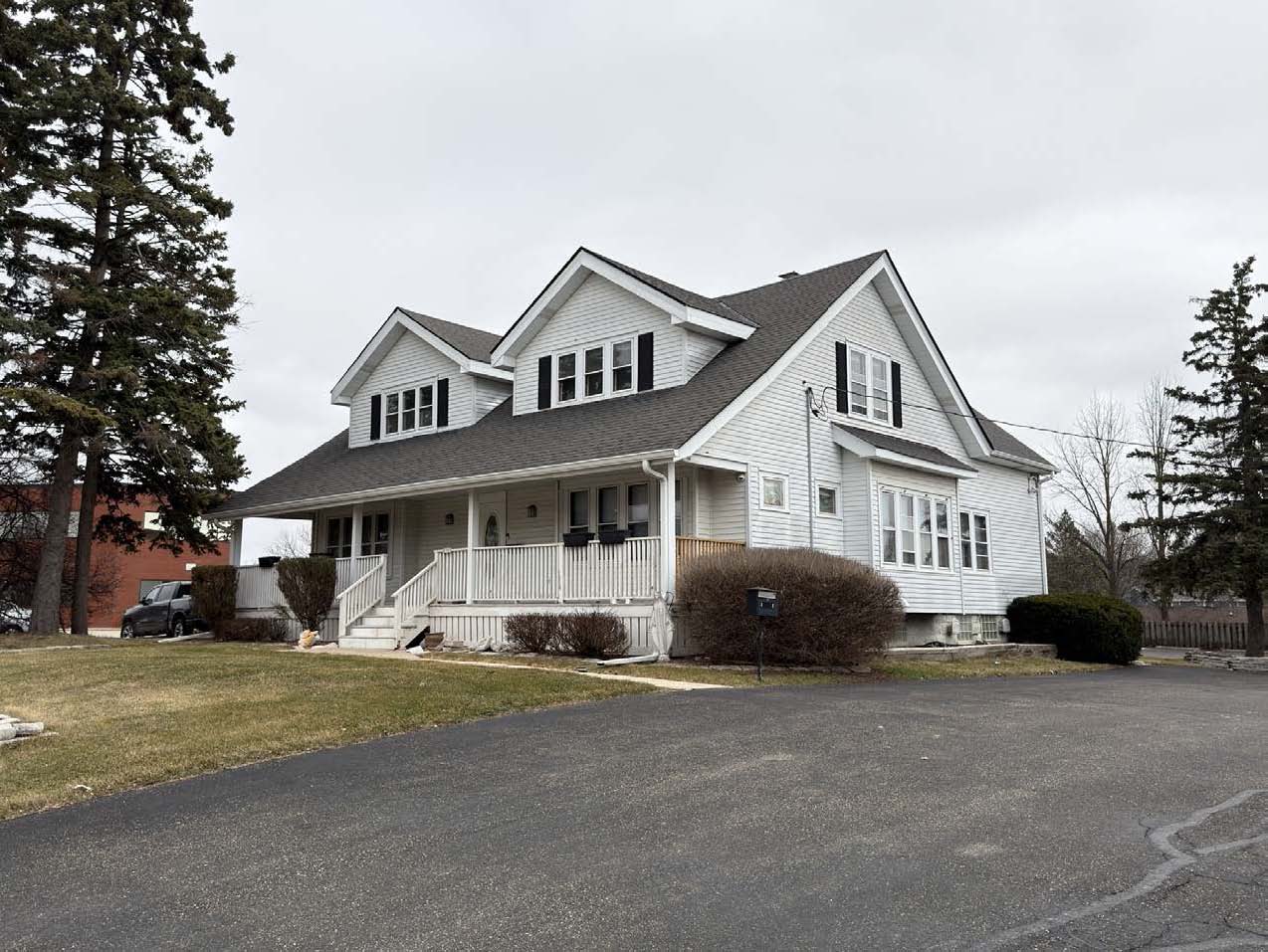 8505 W Forest Home Ave, Greenfield, WI 53228