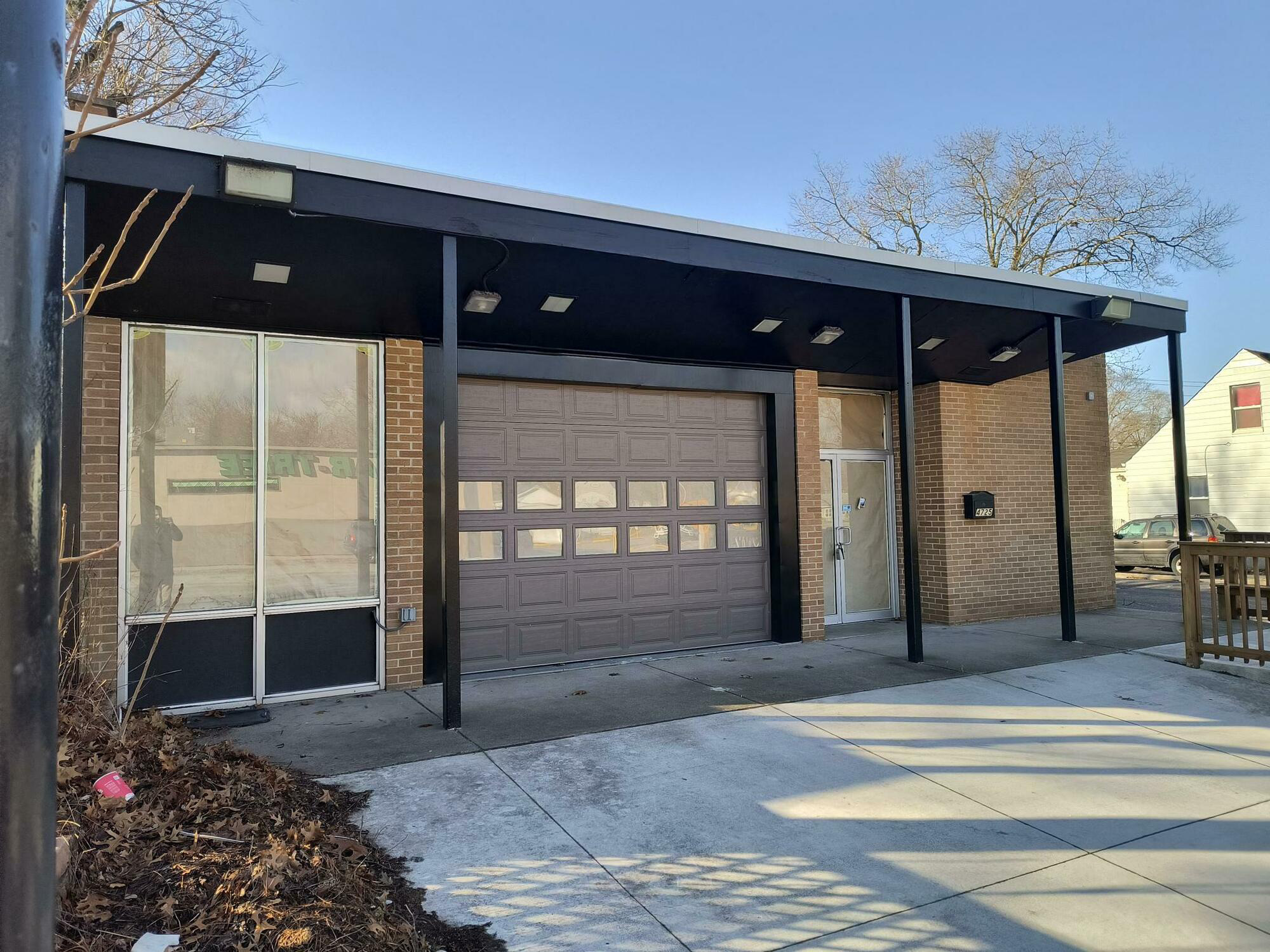 4725 Central Ave, Lake Station, IN 46405