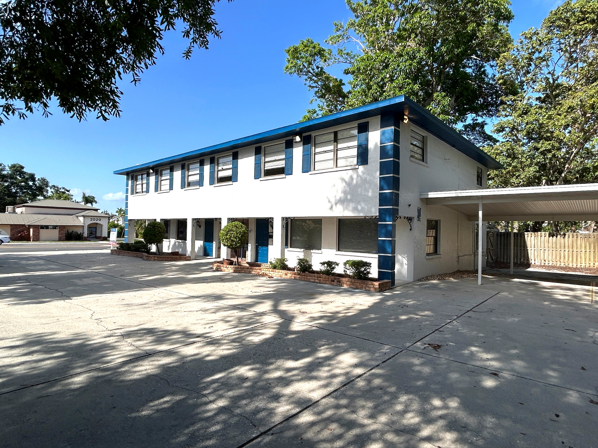 2027 Manatee Ave W, Bradenton, FL 34205