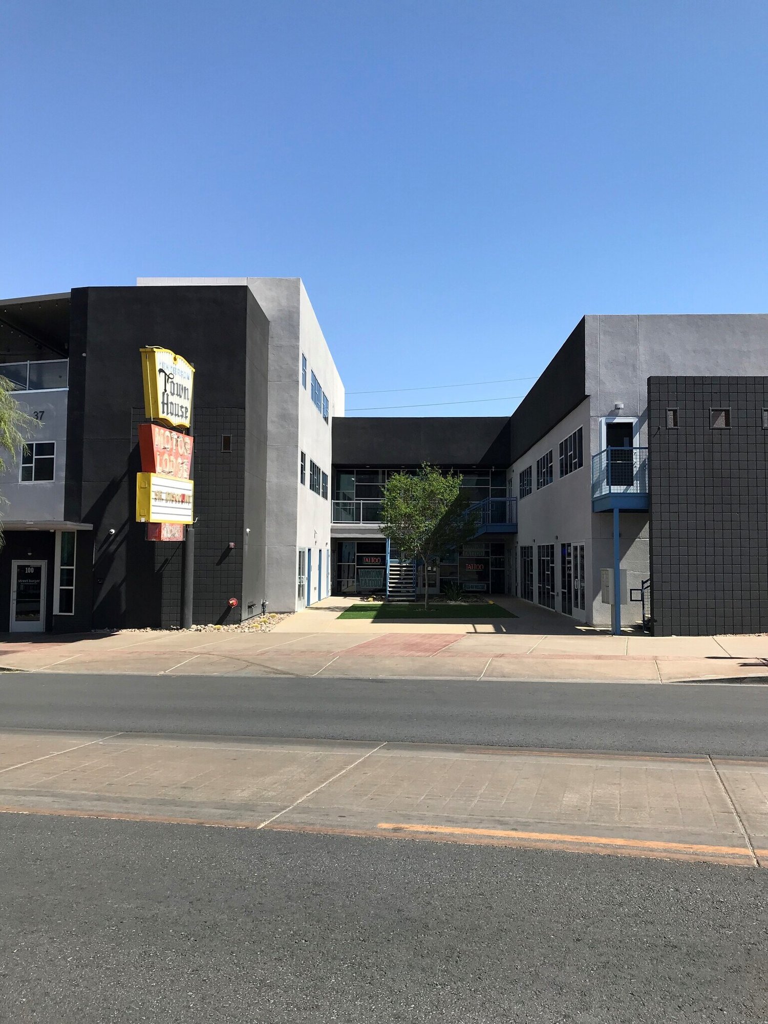 37 S Water St, Henderson, NV 89015