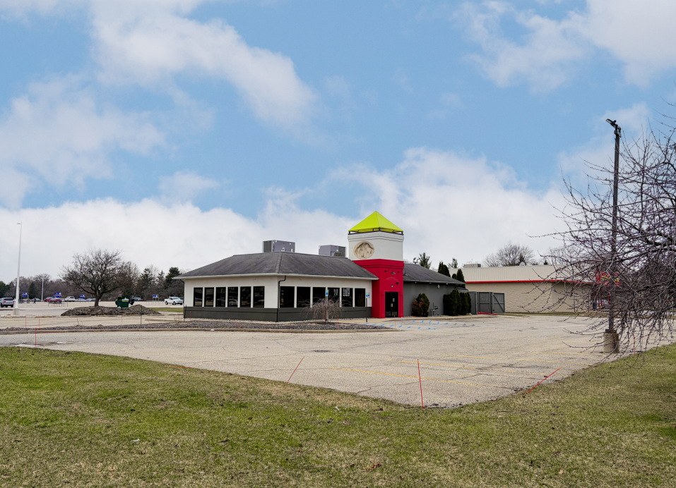 570 Baldwin St, Jenison, MI 49428