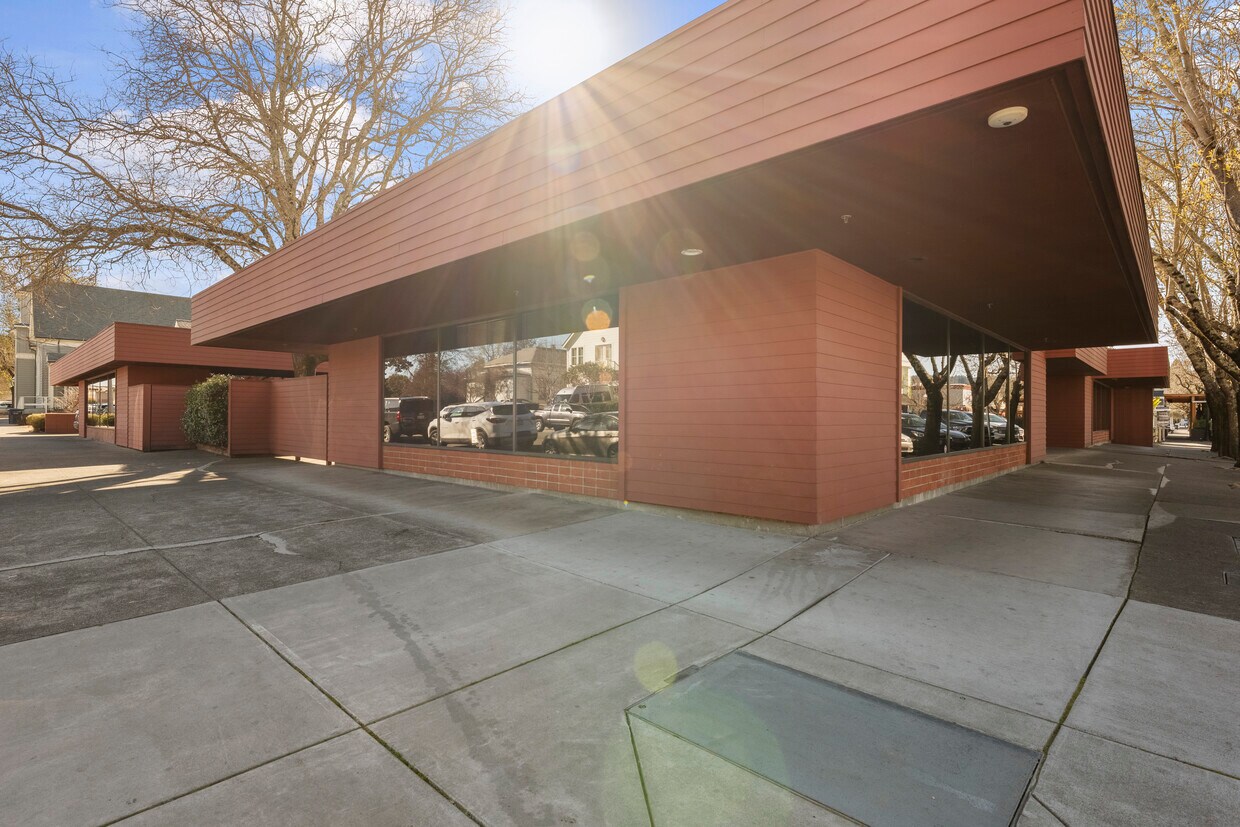 150 North St, Healdsburg, CA 95448