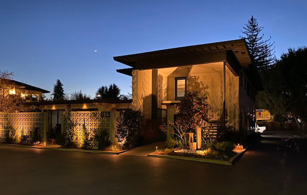 125 Willow Rd, Menlo Park, CA 94025