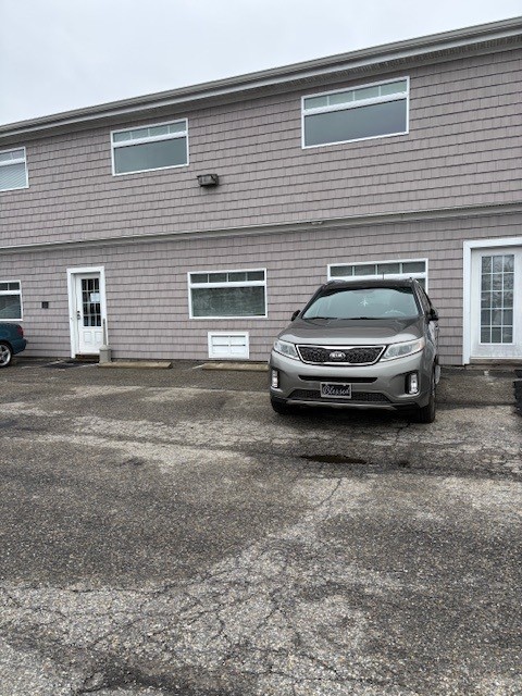418 Roosevelt Dr, Derby, CT 06418