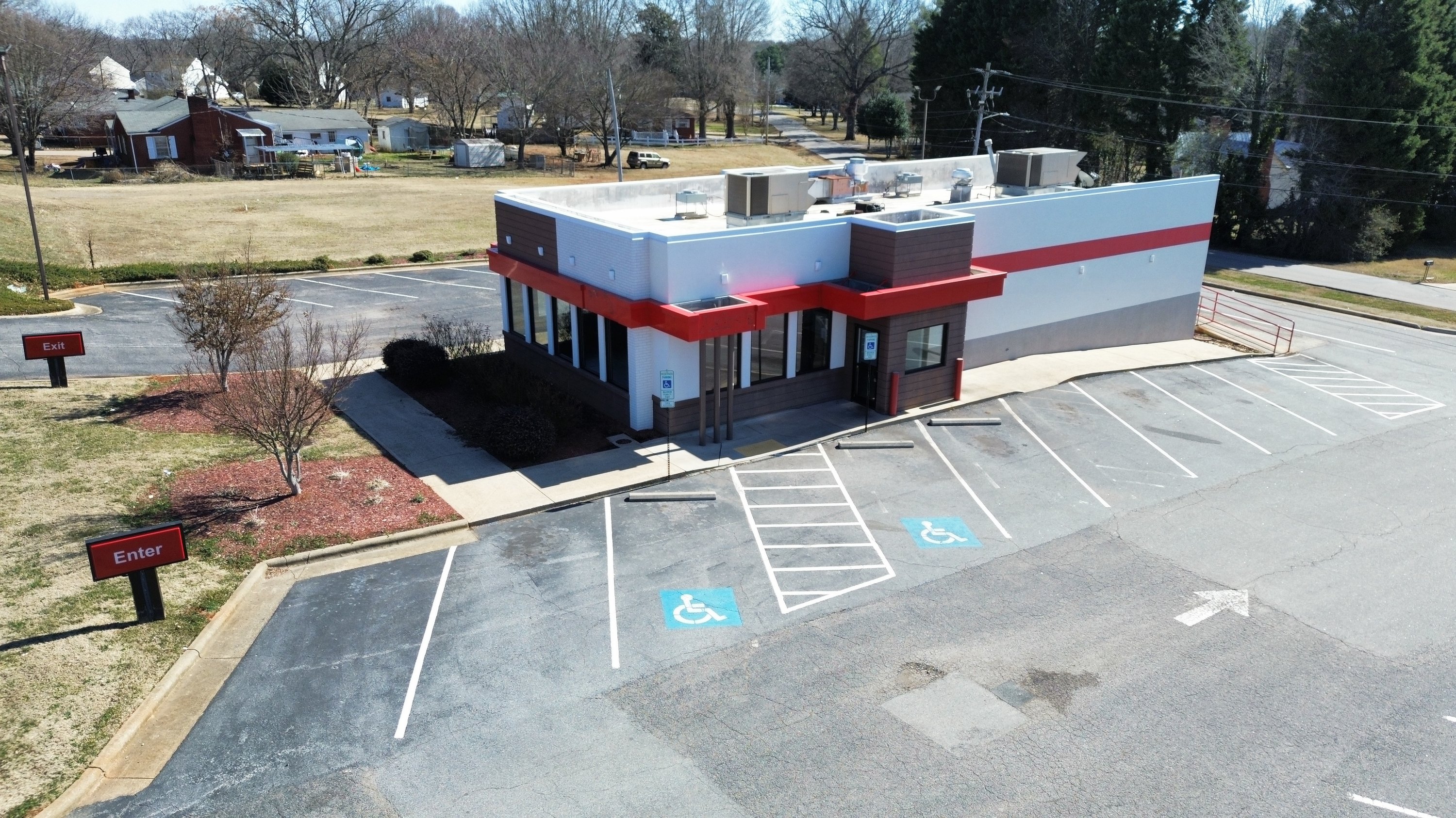 1826 Broad St, Statesville, NC 28625-4308