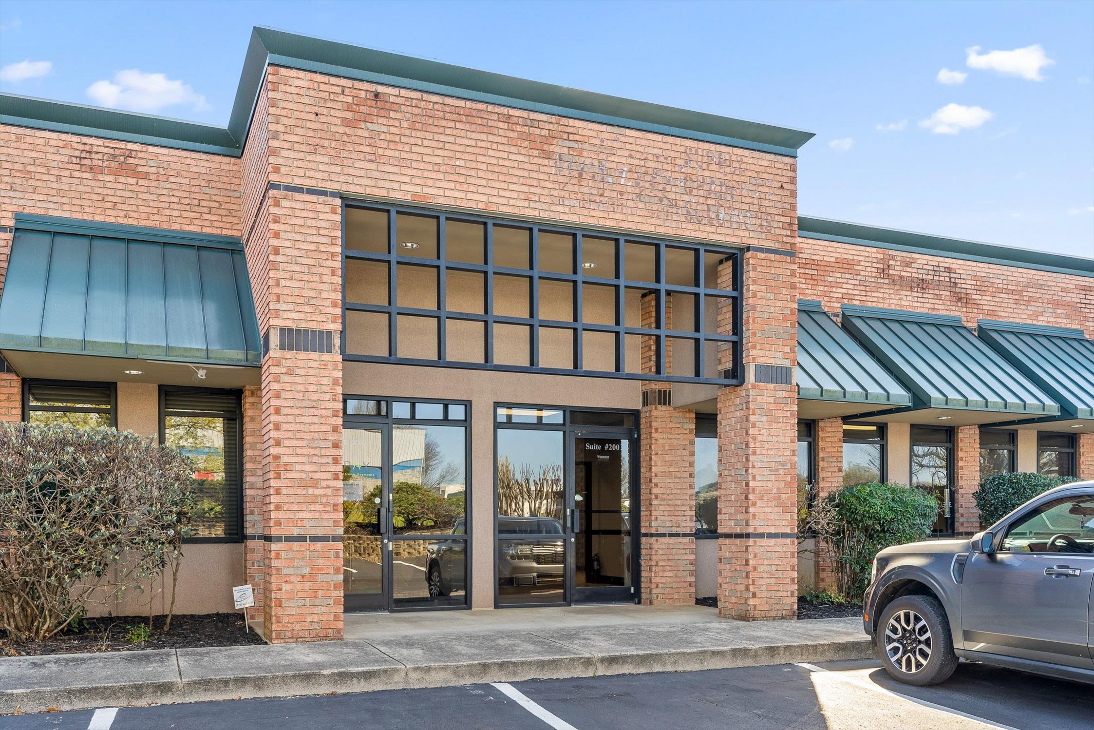 6121 Heritage Park Dr, Chattanooga, TN 37416