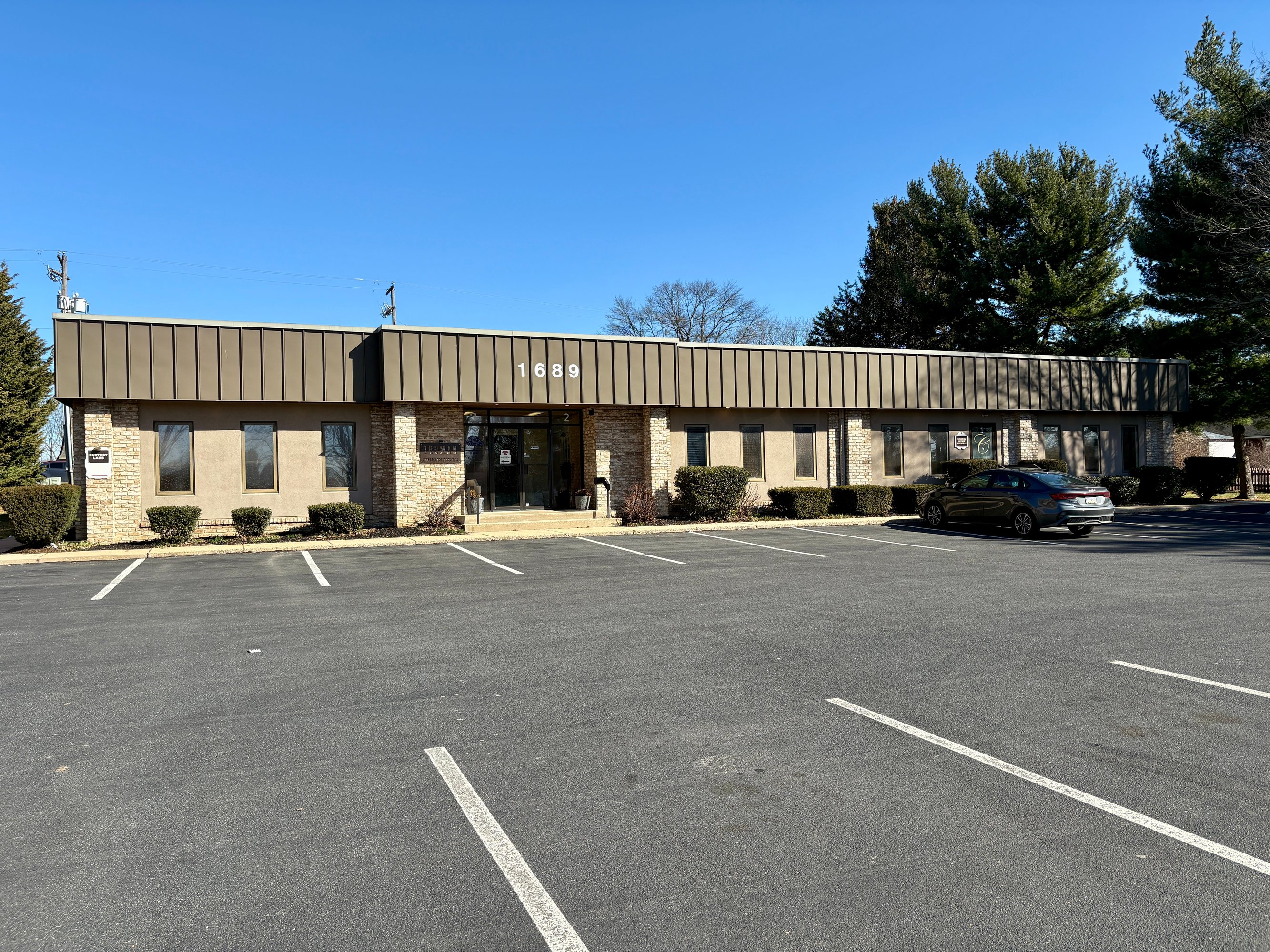 1689 Crown Ave, Lancaster, PA 17601
