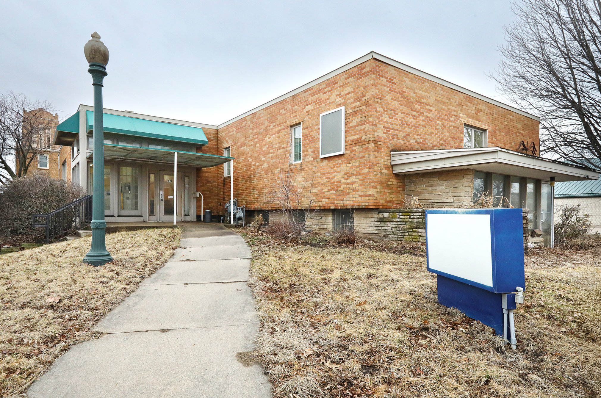 321 E 3Rd St N, Newton, IA 50208