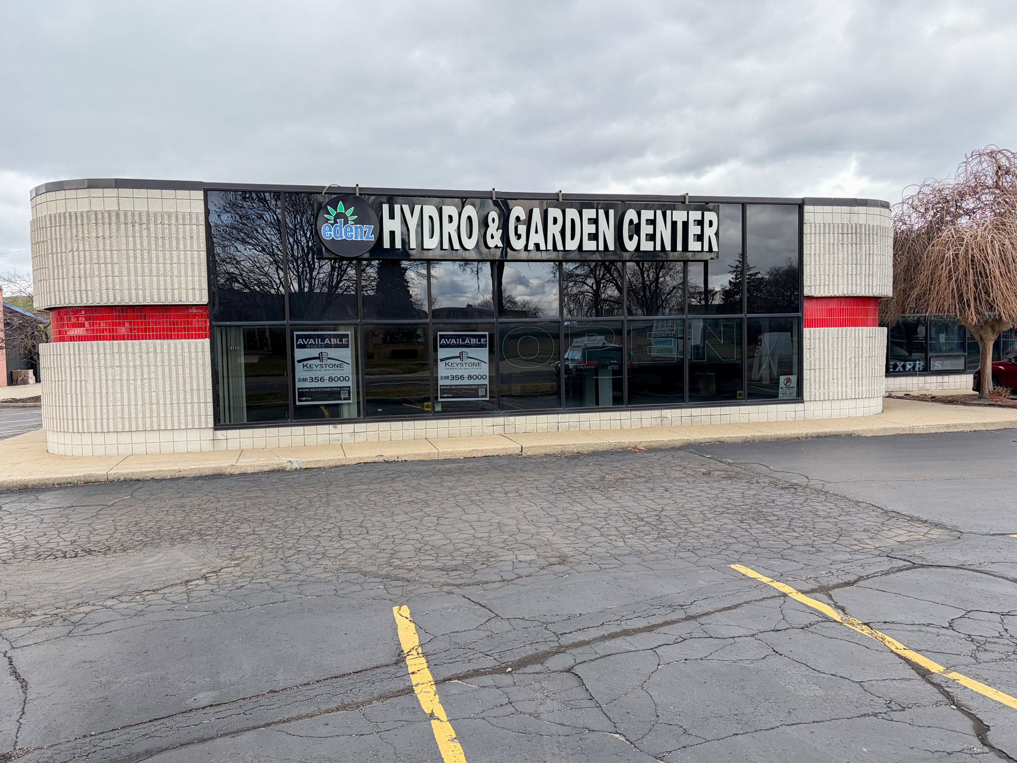 31431 John R Rd, Madison Heights, MI 48071