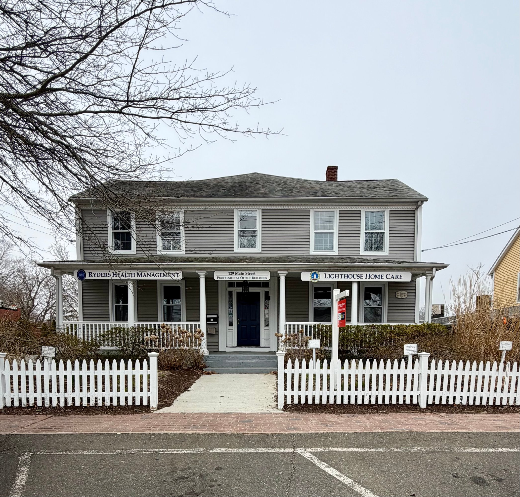 129 Main St, Old Saybrook, CT 06475