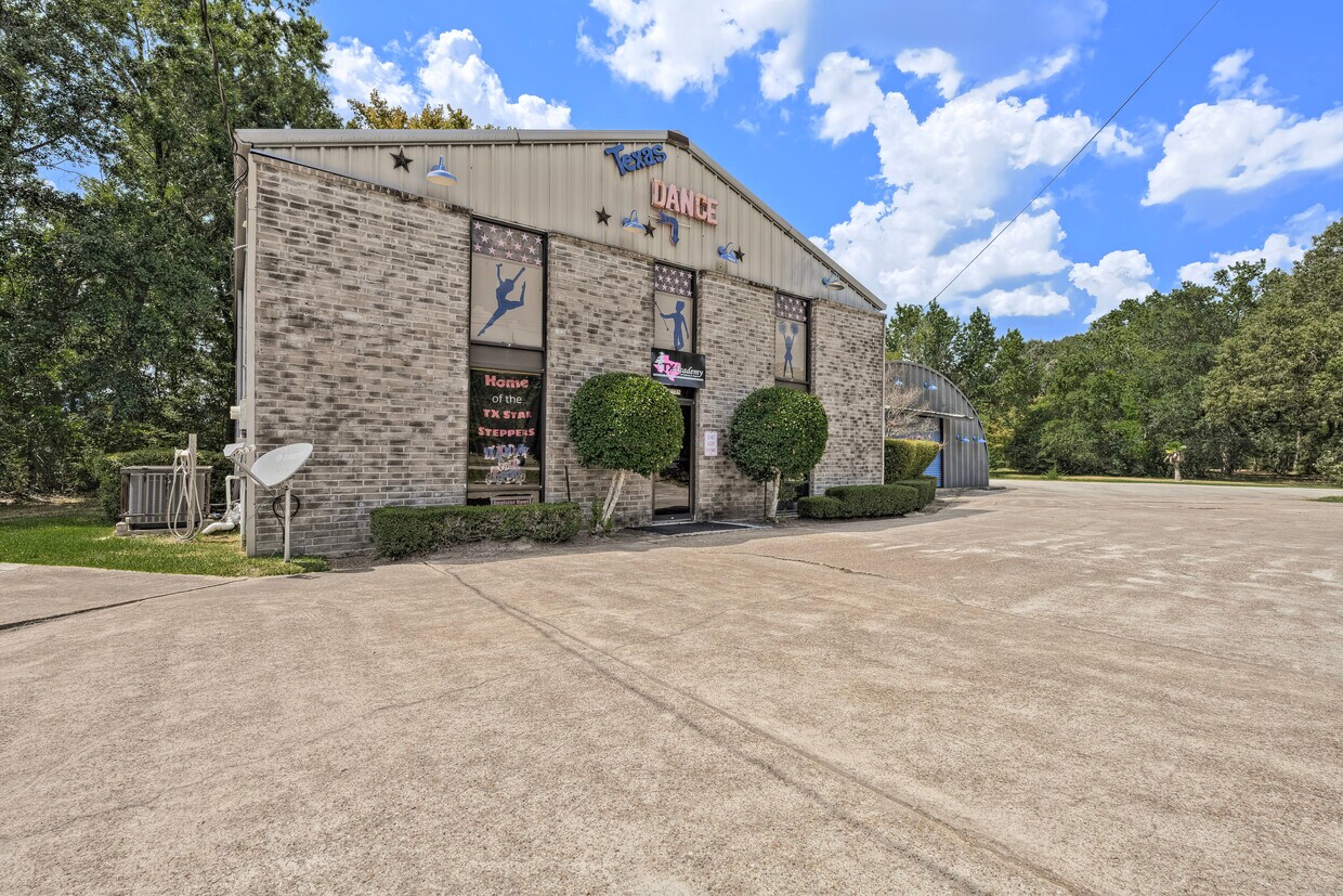 23326 Sorters Rd, Porter, TX 77365
