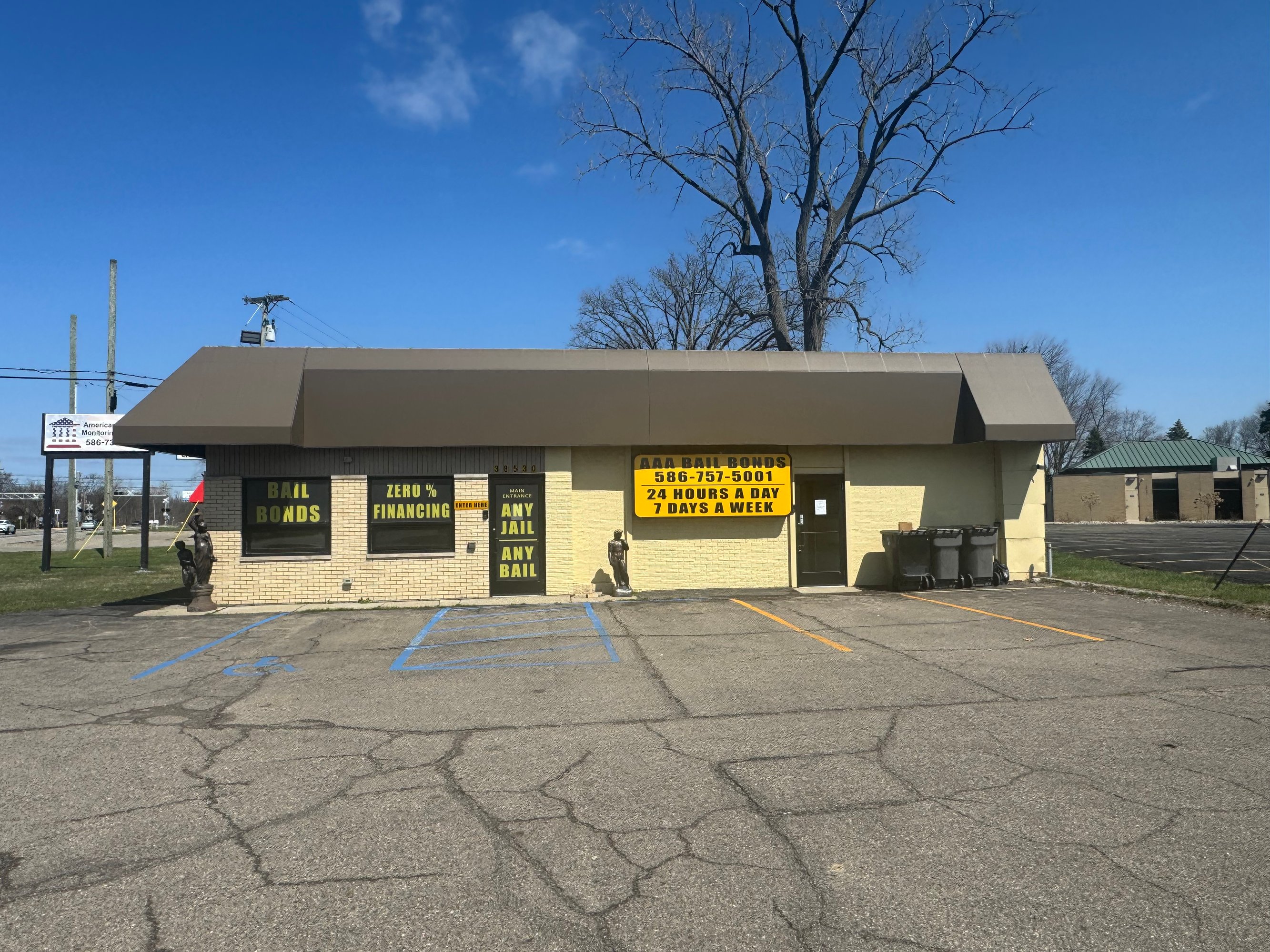 38530 S Groesbeck Hwy, Clinton Township, MI 48036