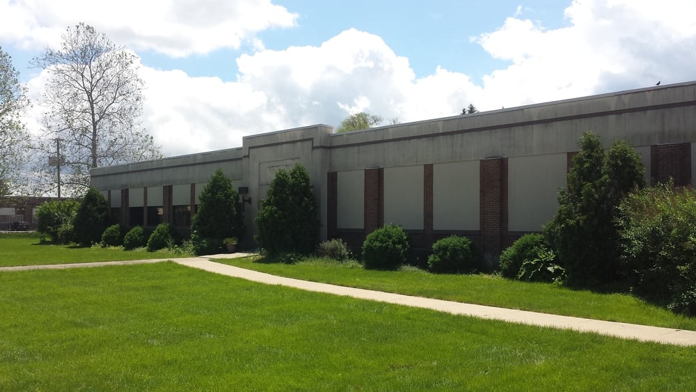 3502 Sample St, South Bend, IN 46619-2921