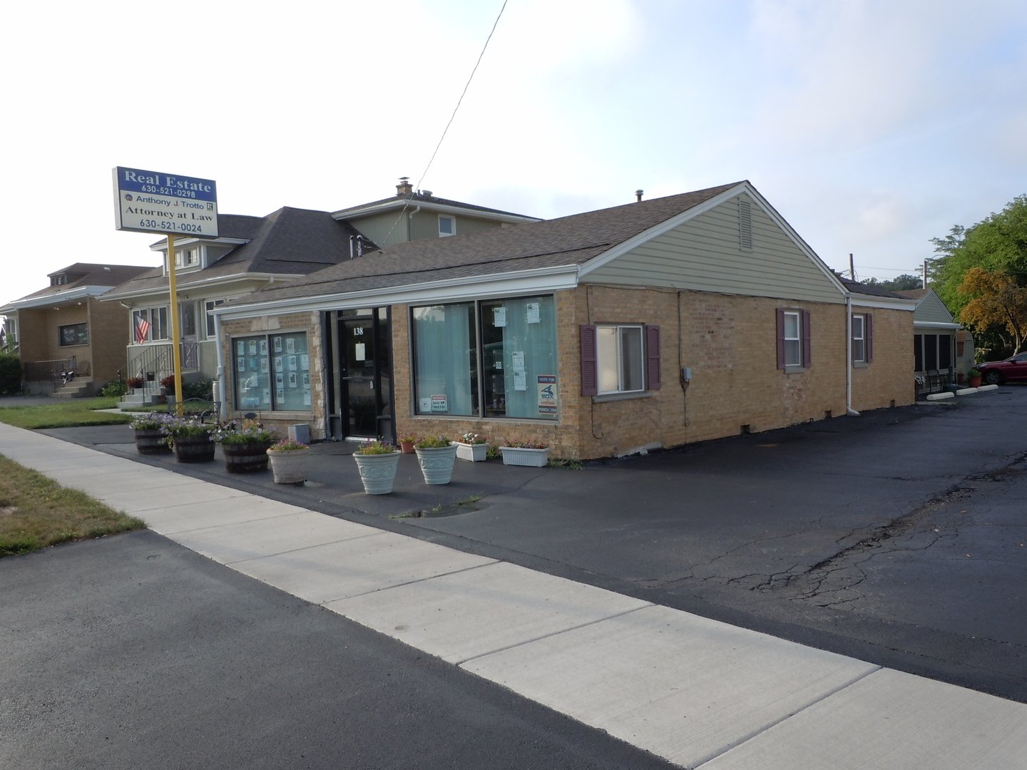 138 W Irving Park Rd,Unit front, Wood Dale, IL 60191