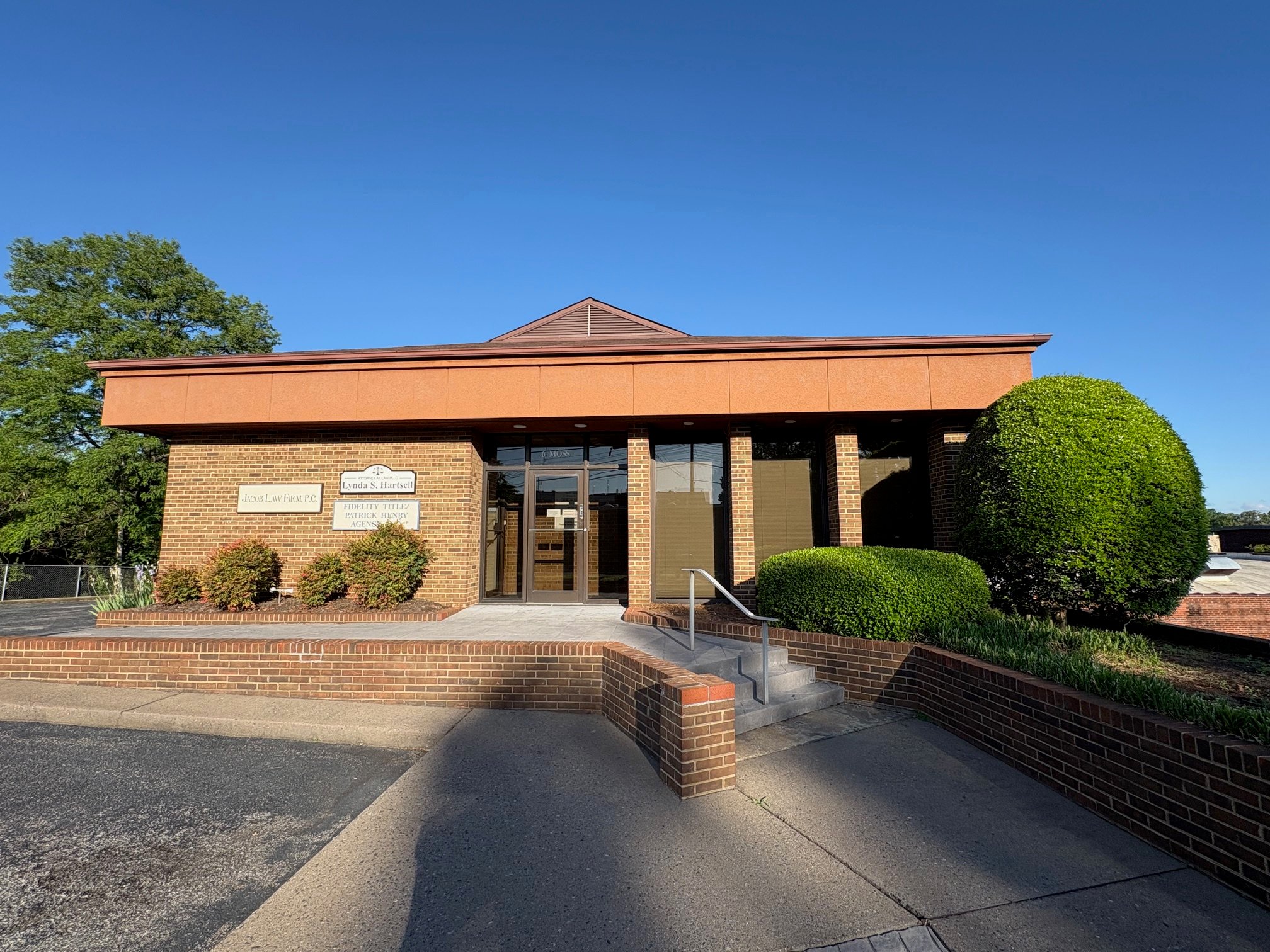 4 Moss St, Martinsville, VA 24112