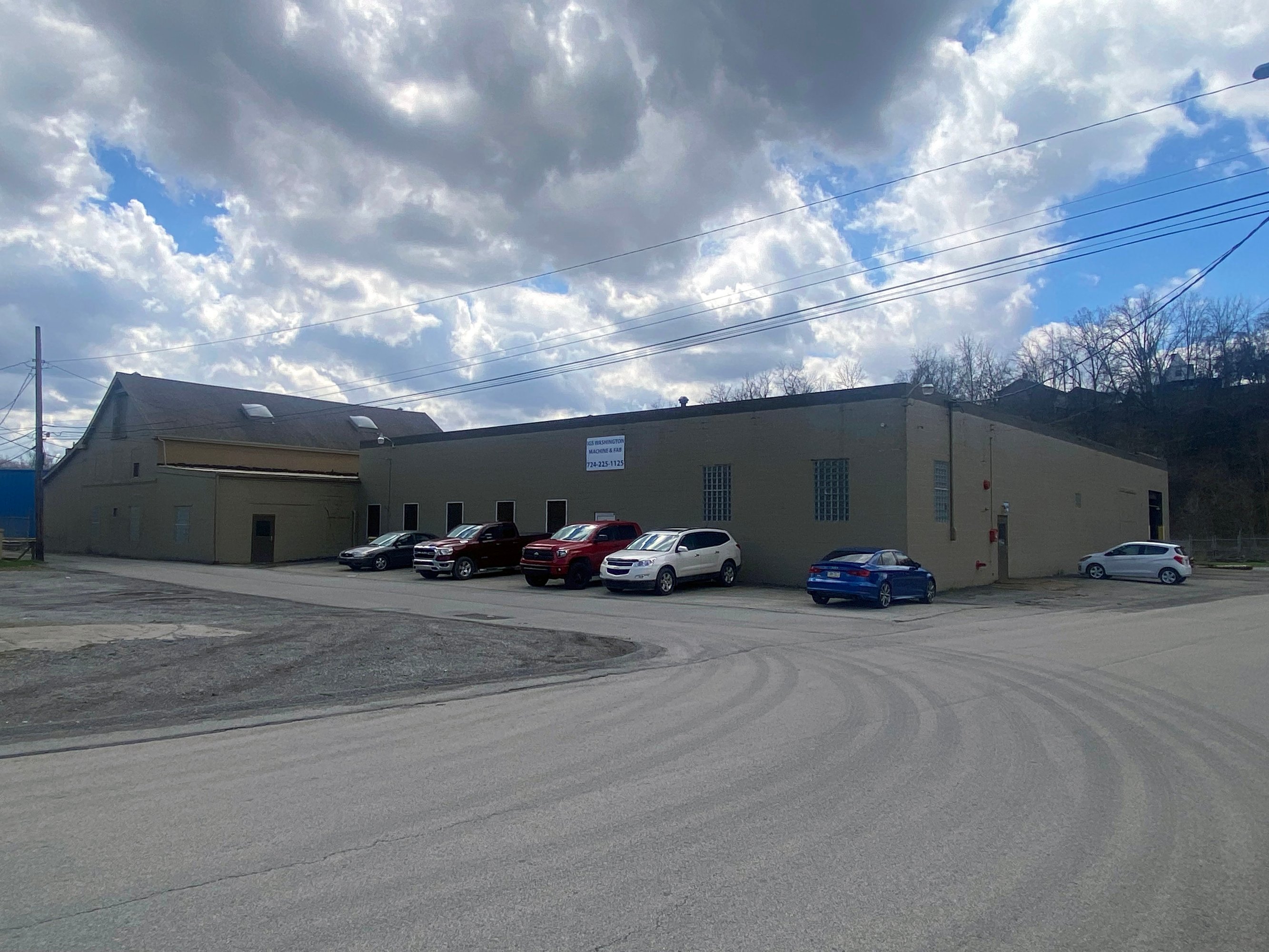 595 Meadow Ave, Washington, PA 15301