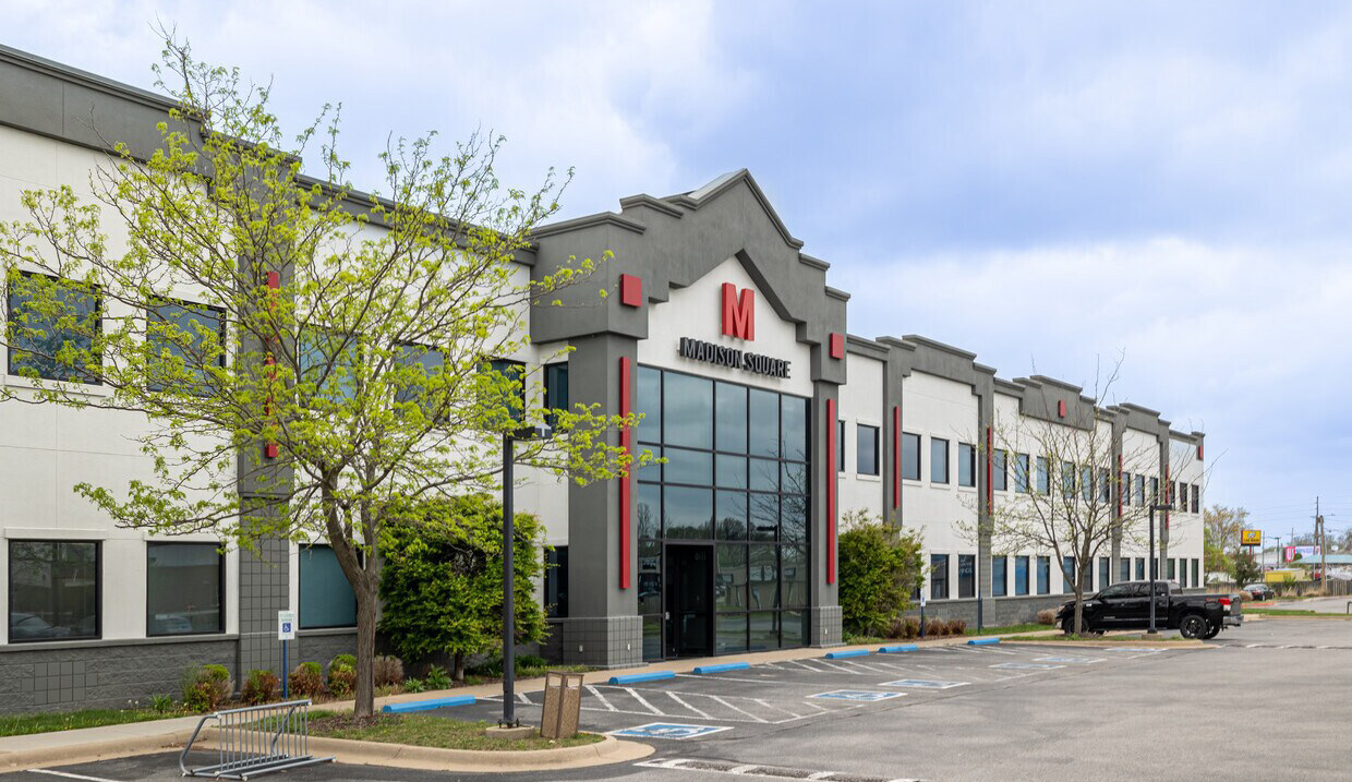 1116 S Walton Blvd, Bentonville, AR 72712