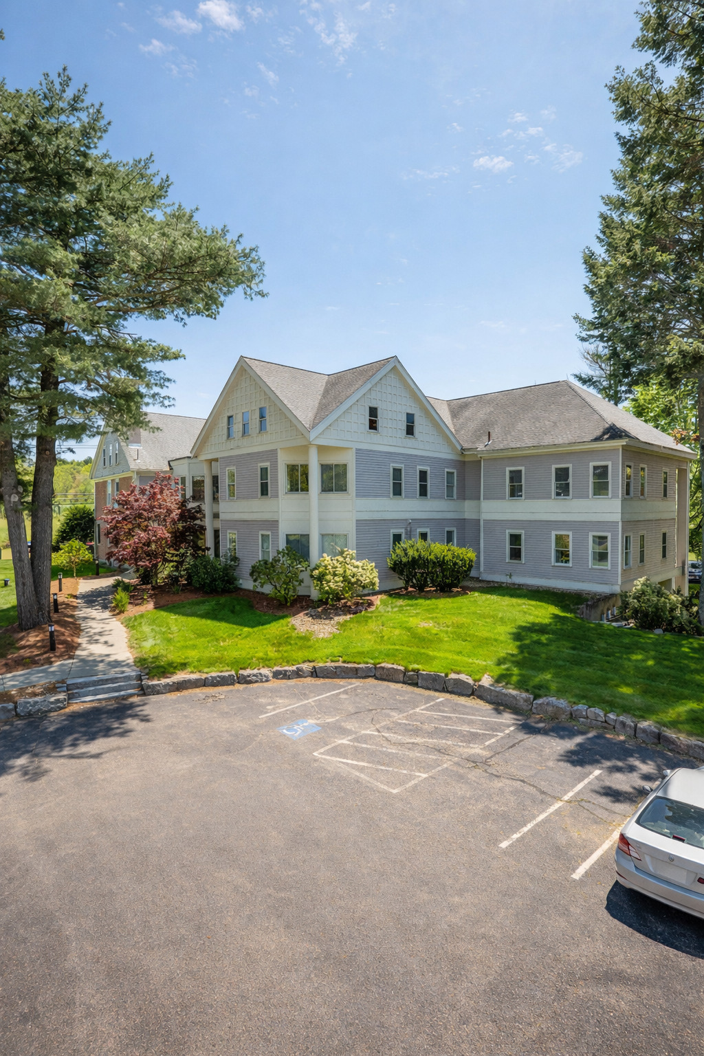 249 Ayer Rd, Harvard, MA 01451