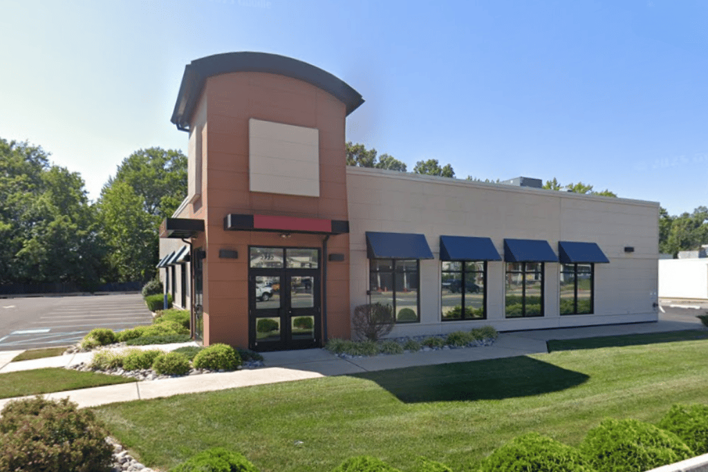 2722 Concord Pike, Wilmington, DE 19803-5007