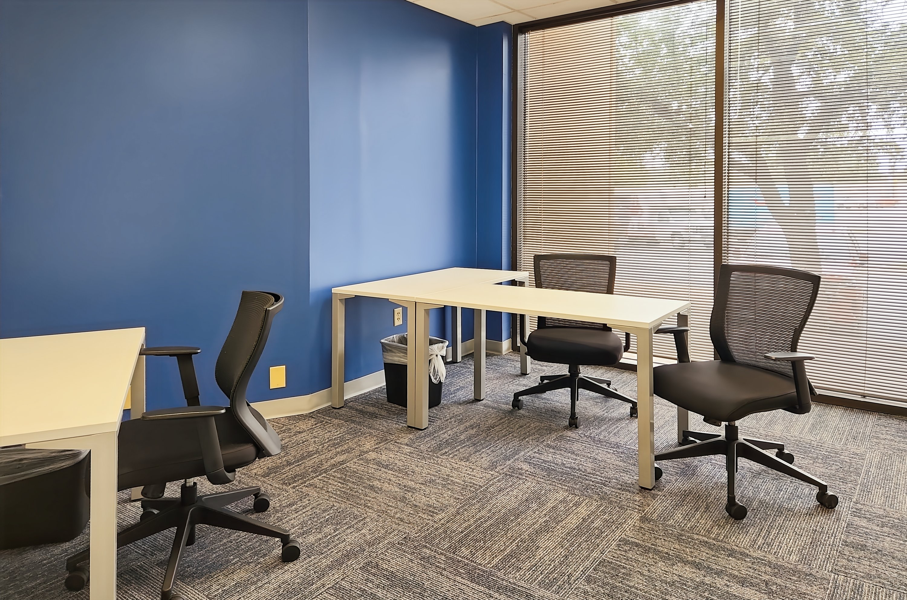 3723998