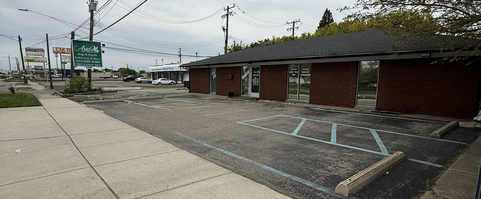 15301 E 8 Mile Rd, Eastpointe, MI 48021