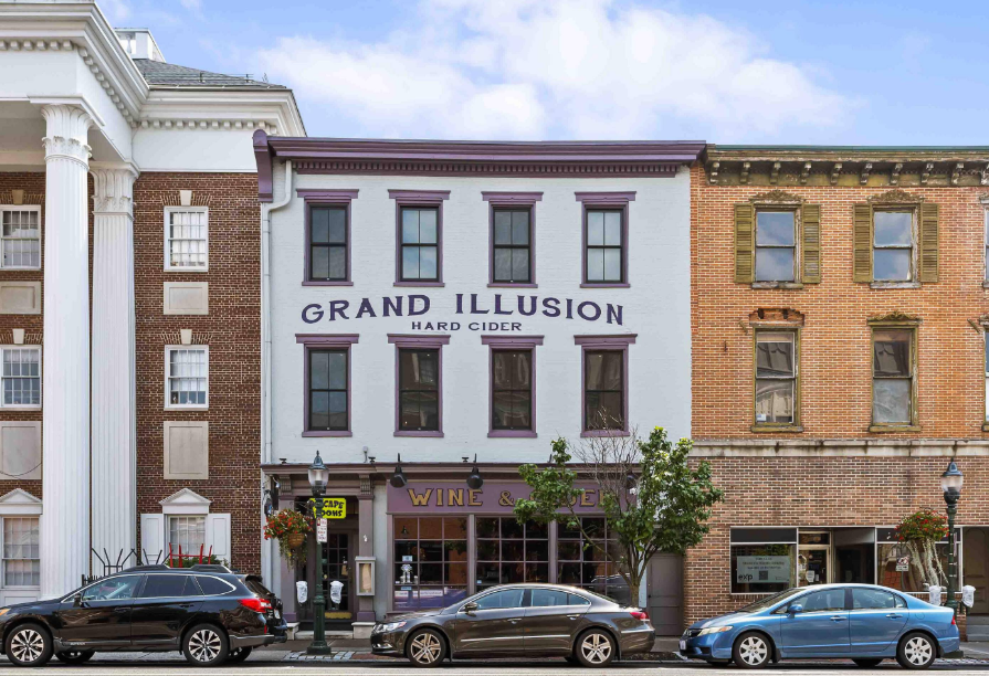 26 W High St, Carlisle, PA 17013