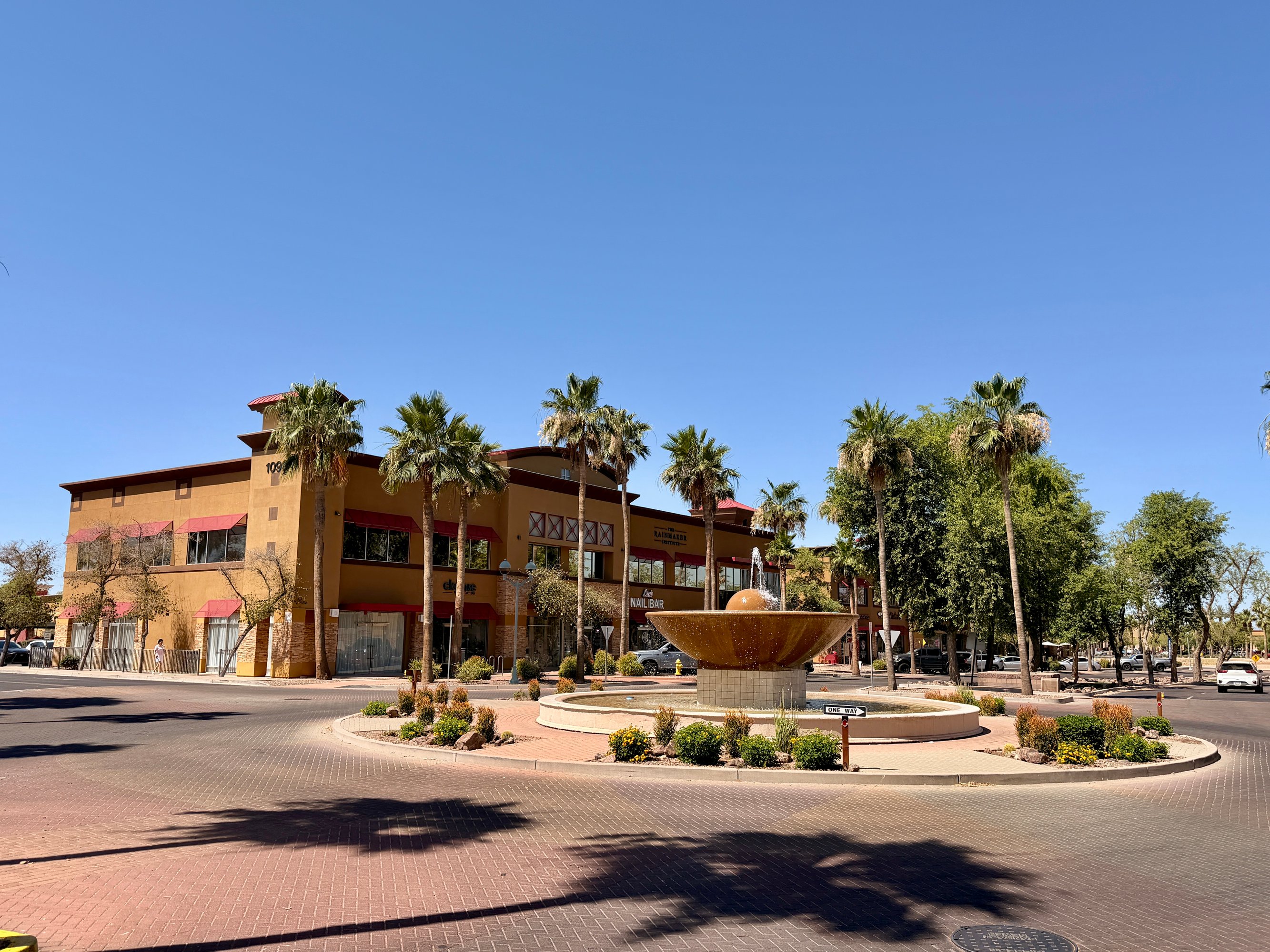 1090 S Gilbert Rd, Gilbert, AZ 85234