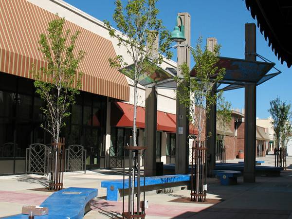 1670 Market St, Redding, CA 96001