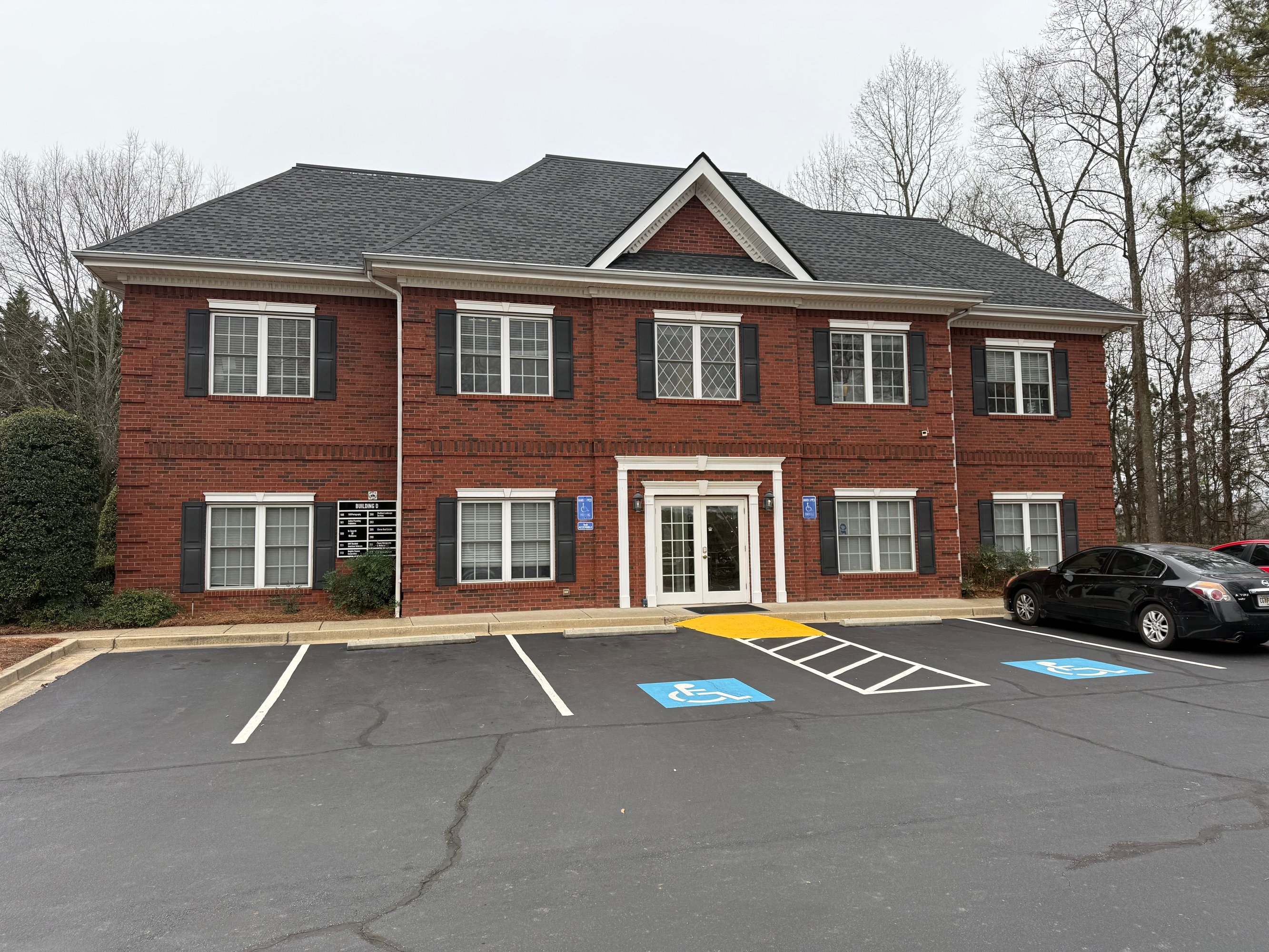 1290 Kennestone Cir, Marietta, GA 30066