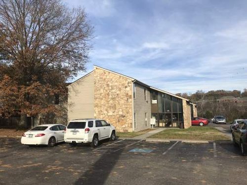 220 S Peters Rd, Knoxville, TN 37923
