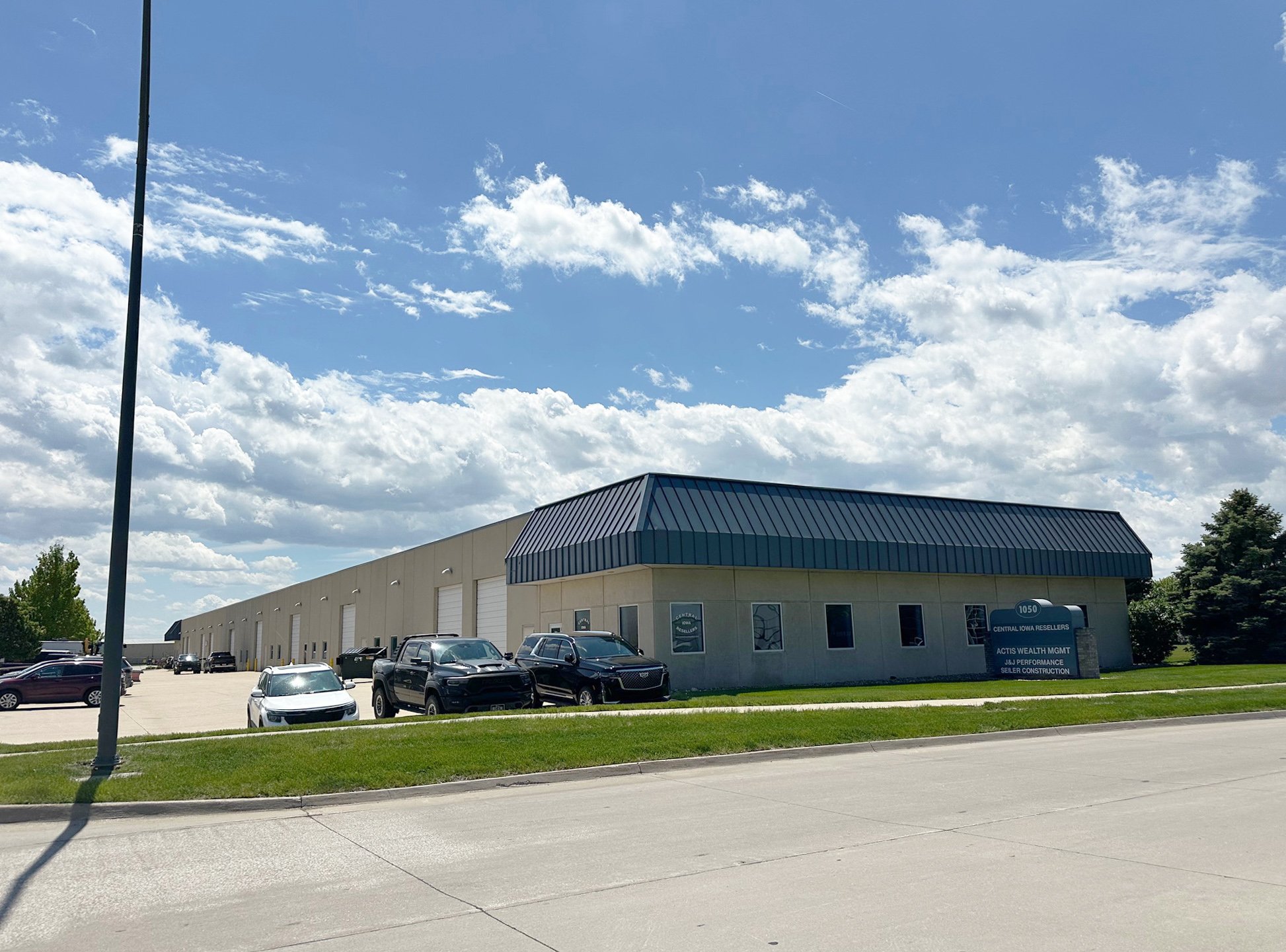 1050 Southeast Olson Dr, Waukee, IA 50263