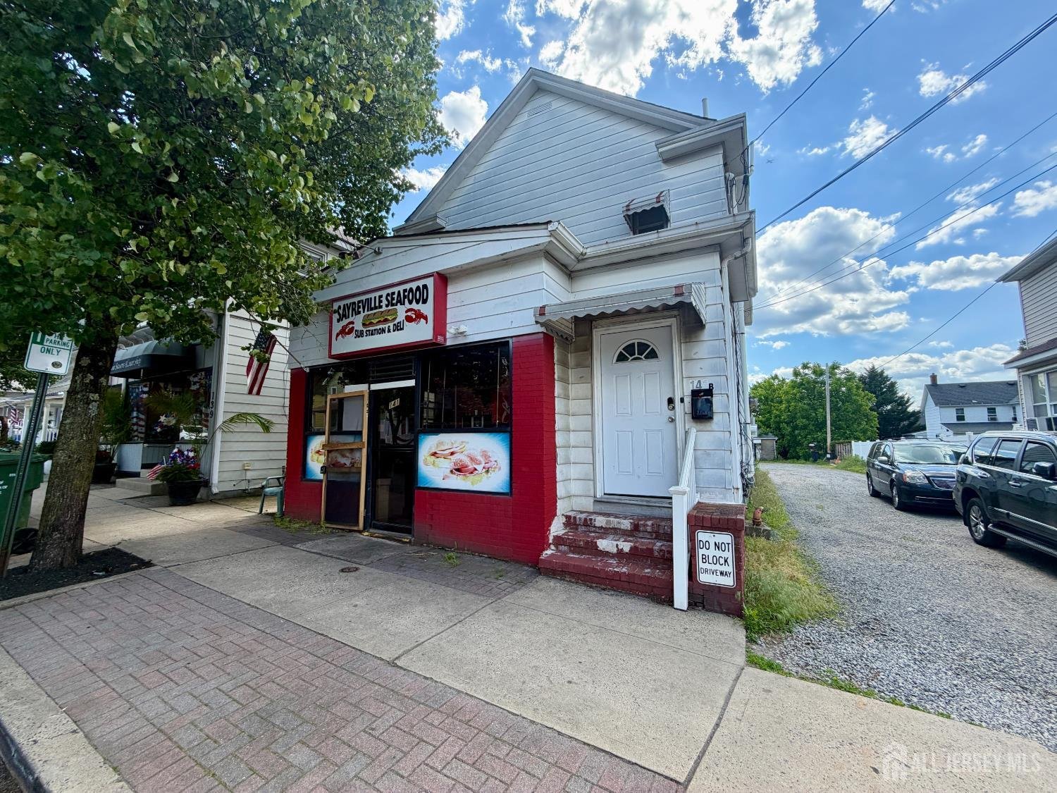 141 Main St, Sayreville, NJ 08872