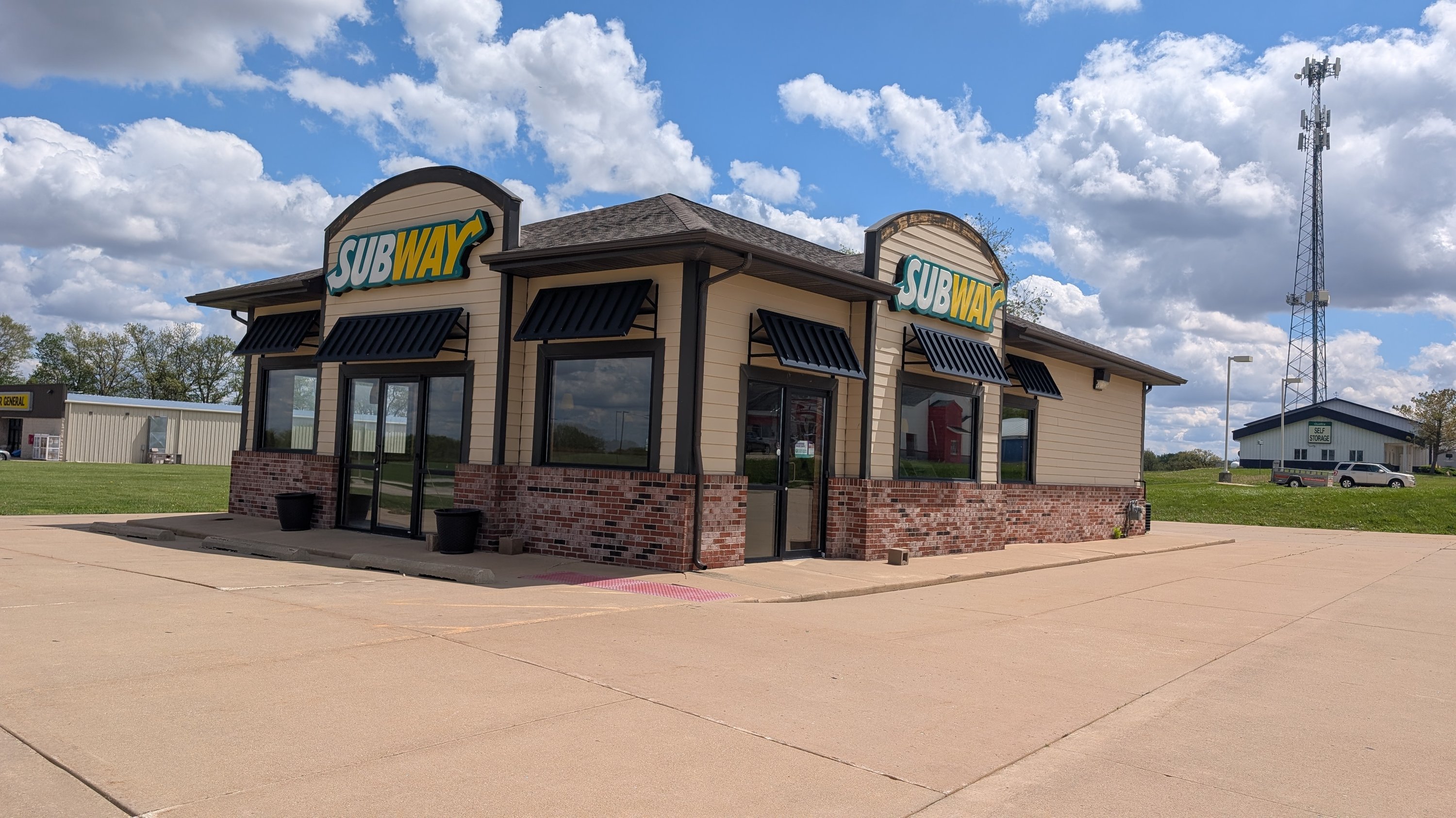 1730 Pj Keller Hwy, Lexington, IL 61753