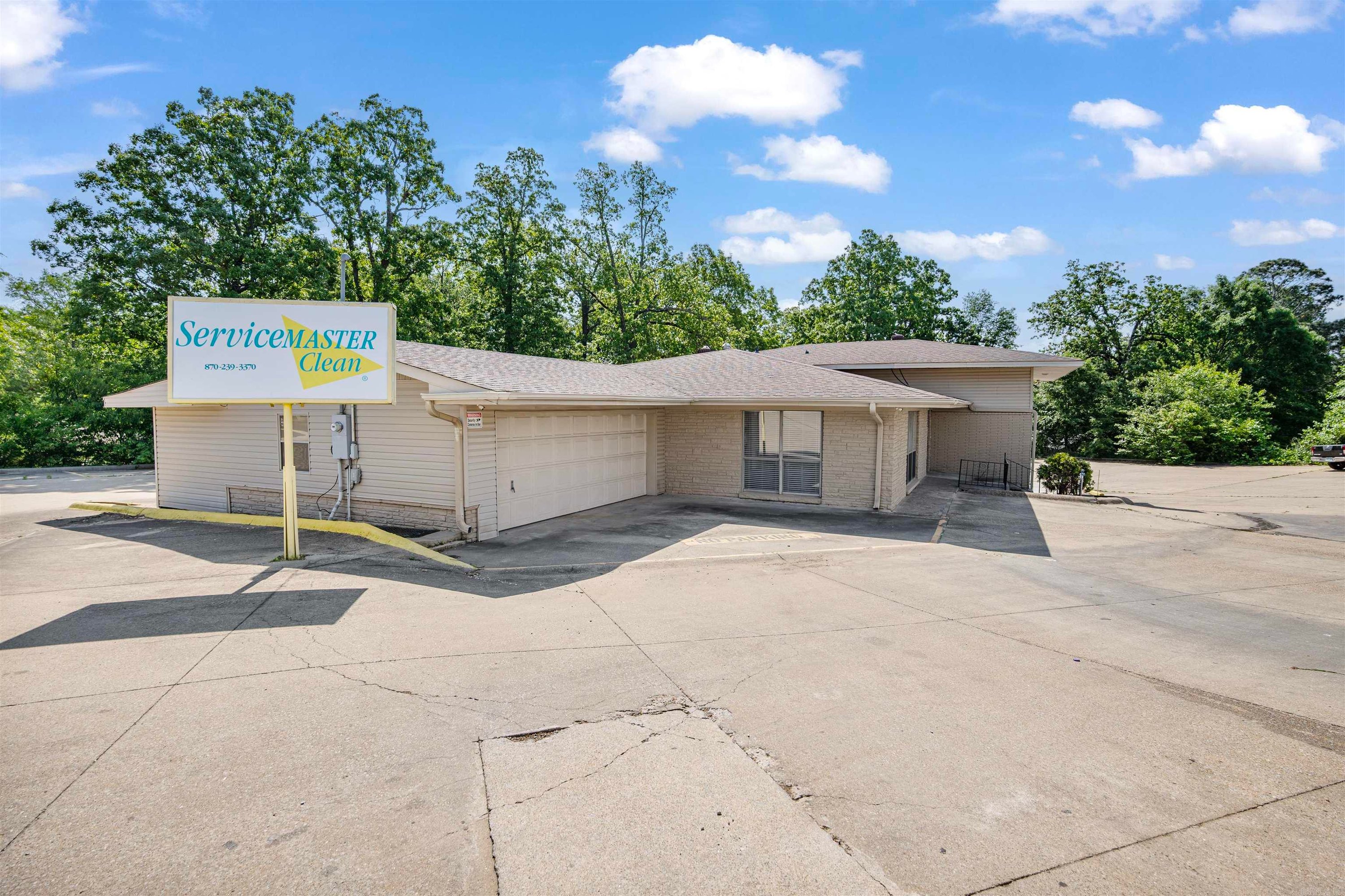 1011 Linwood Dr, Paragould, AR 72450