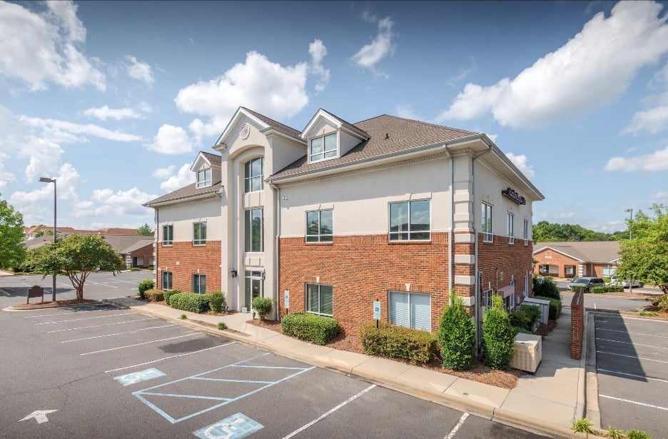 10460 Park Rd, Charlotte, NC 28210