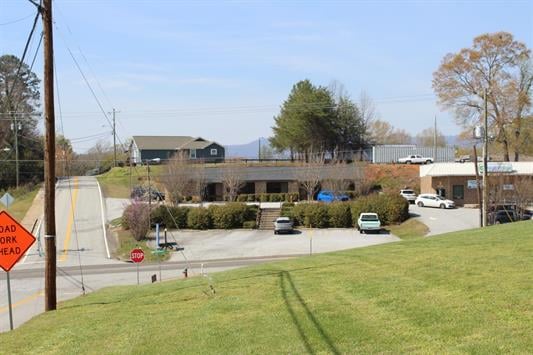 108 W Rutherford St, Landrum, SC 29356