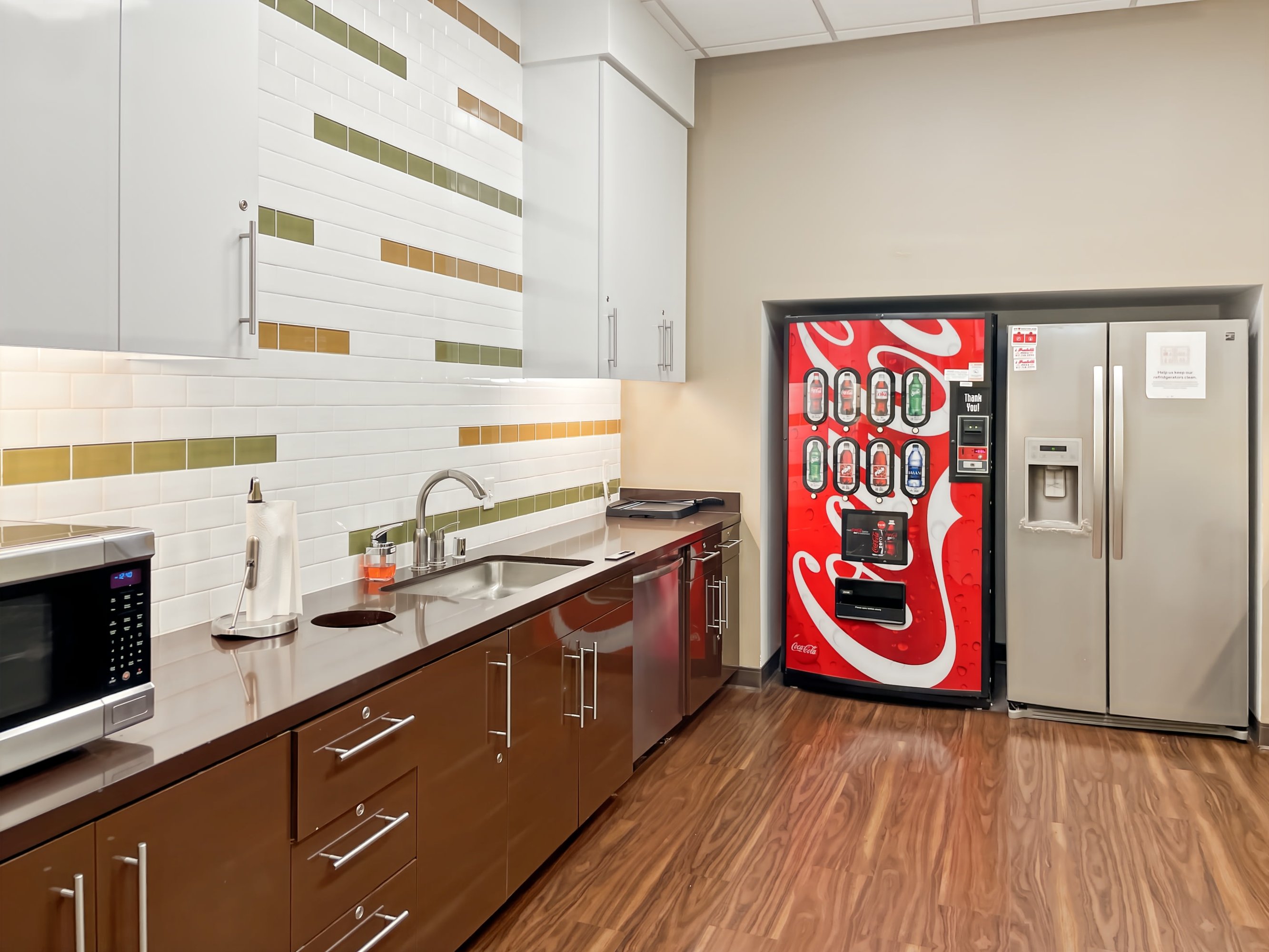 3661575