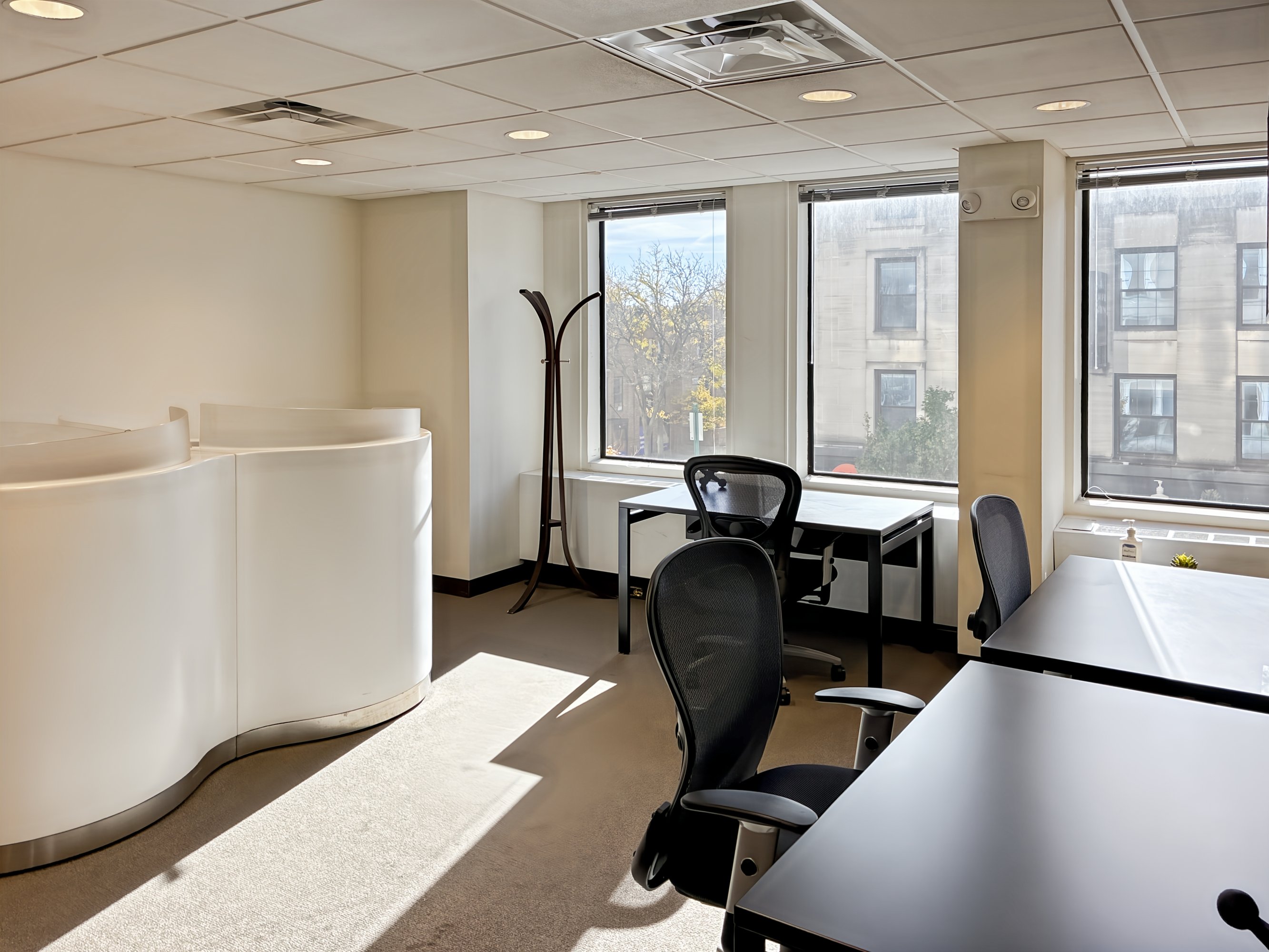 3699735