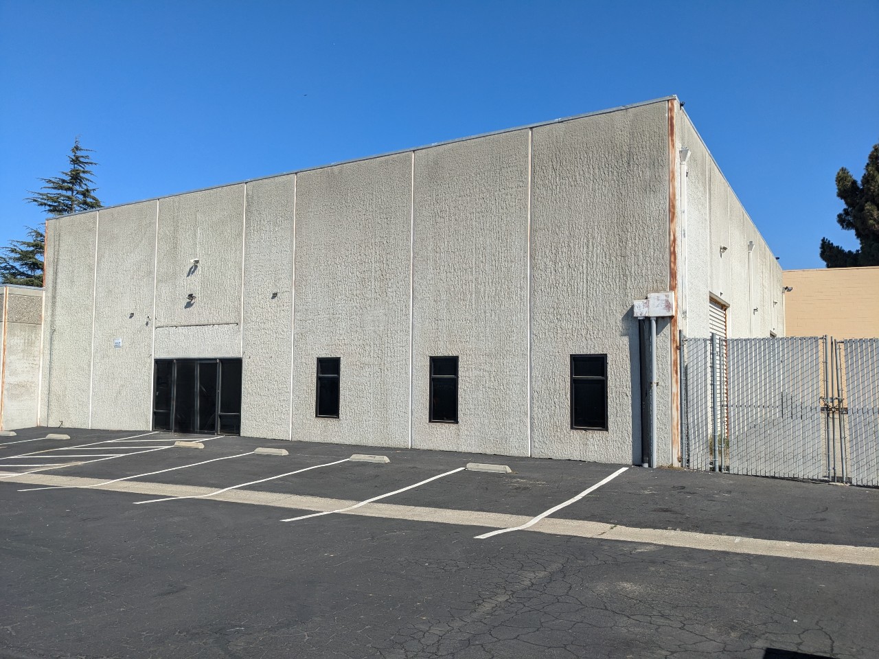 5 Hangar Way, Watsonville, CA 95076