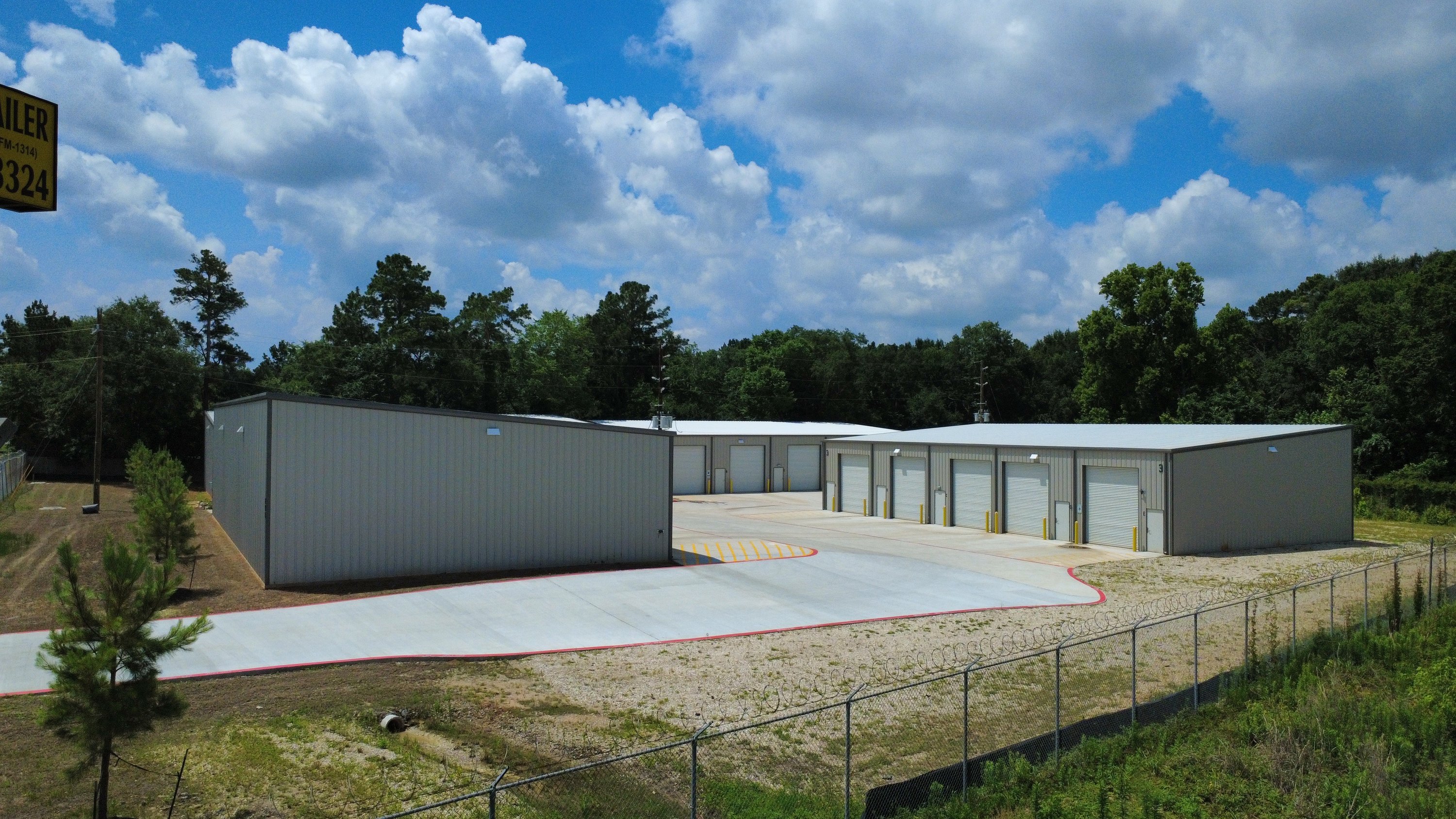 200 Porter Rd, Conroe, TX 77301