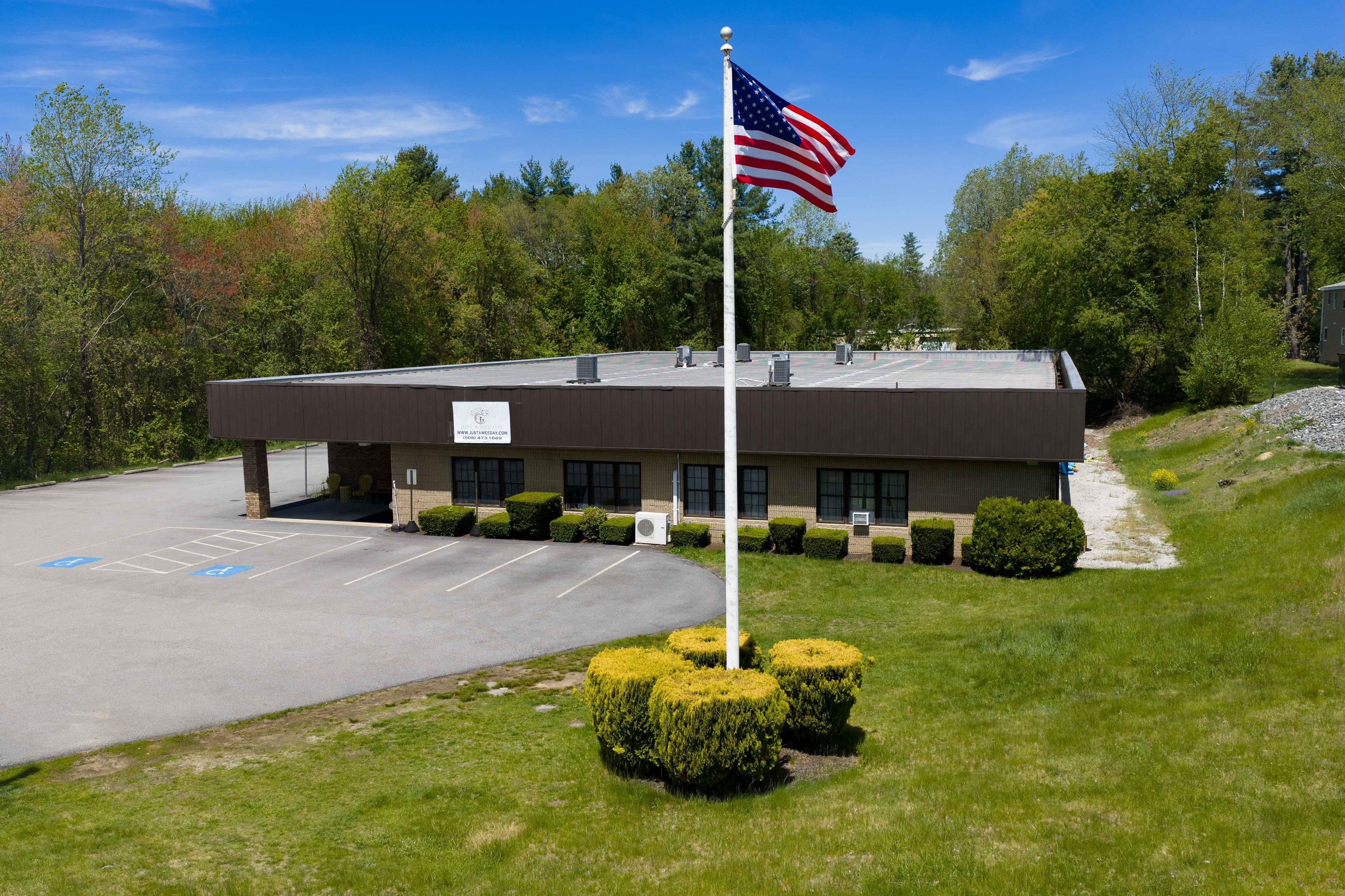 138 Hartford Ave East, Hopedale, MA 01747