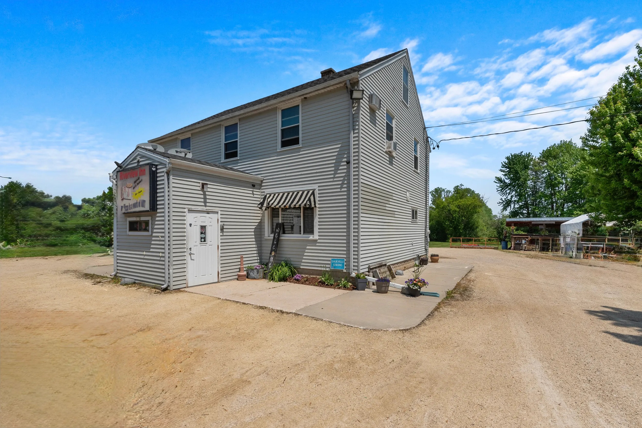 3172 North Riverside Dr, Saukville, WI 53080