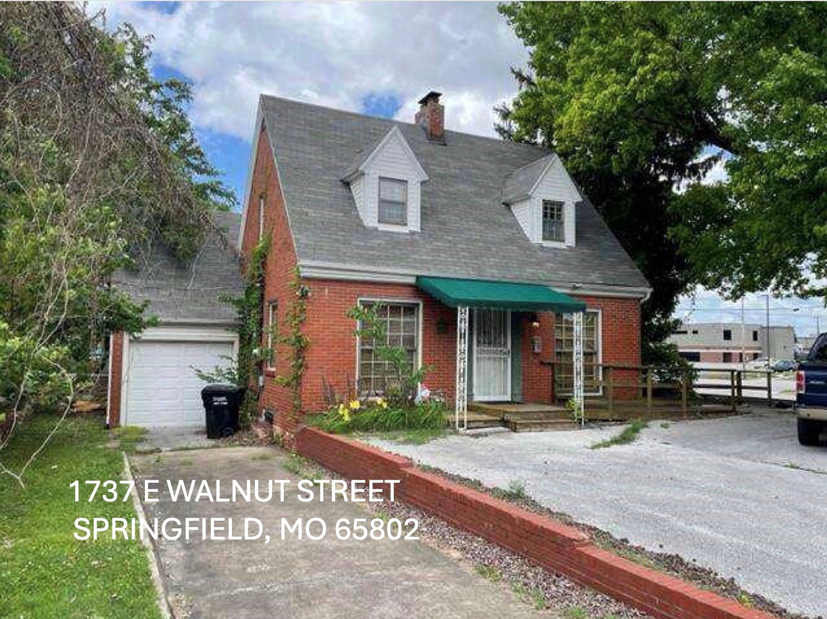 1737 E Walnut St, Springfield, MO 65806