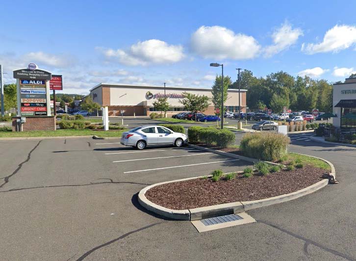 40 Pershing Dr, Derby, CT 06418