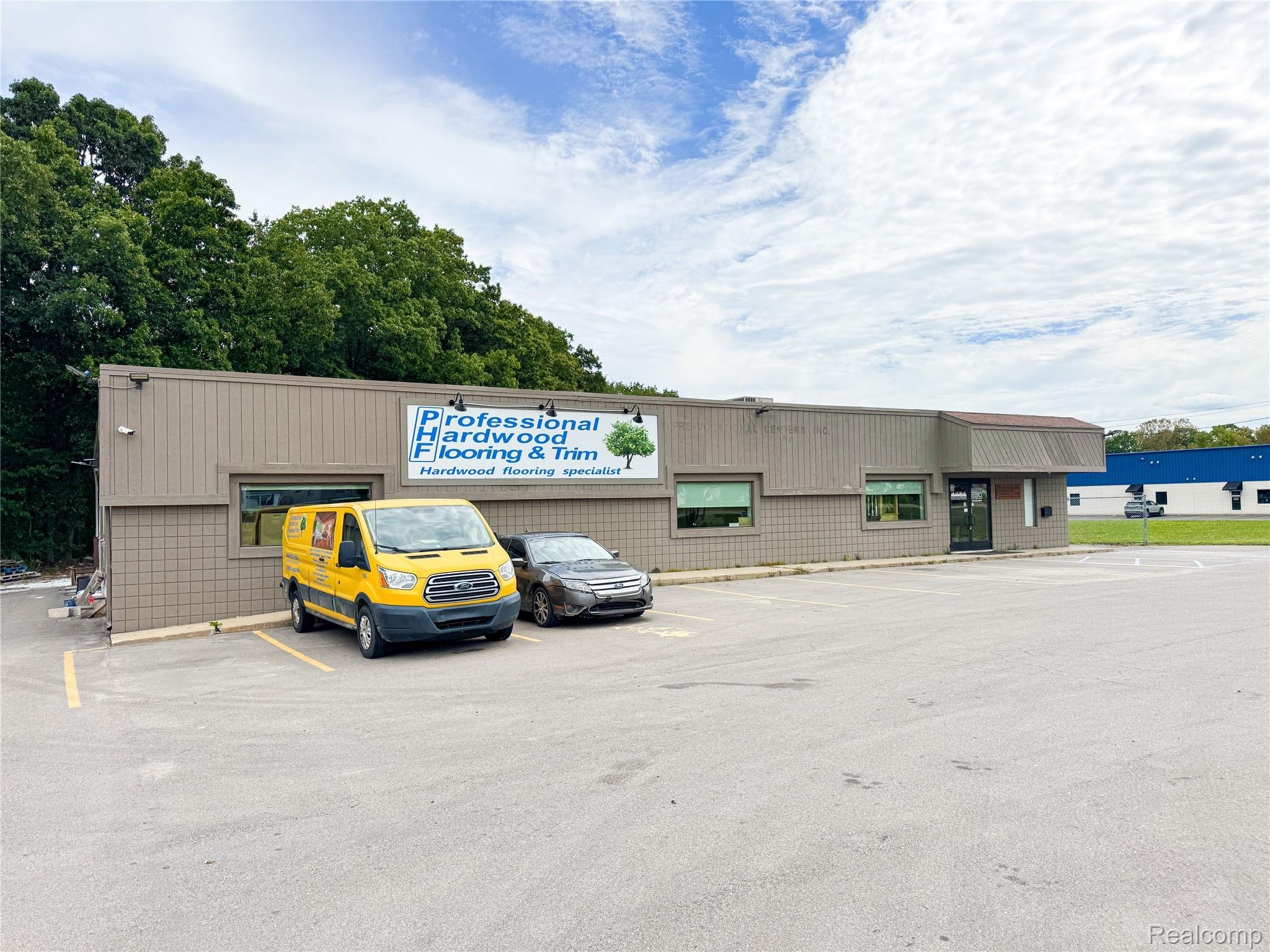 16745 Dixie Hwy, Davisburg, MI 48350